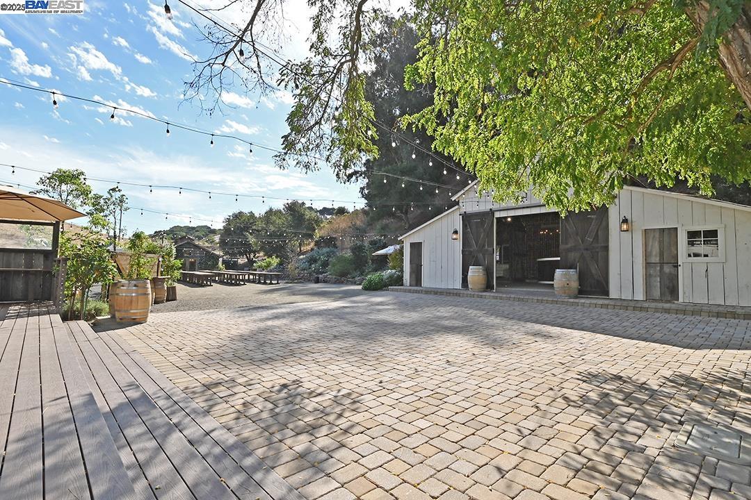 Detail Gallery Image 11 of 56 For 9635 Dublin Canyon Rd, Castro Valley,  CA 94552 - 3 Beds | 2 Baths