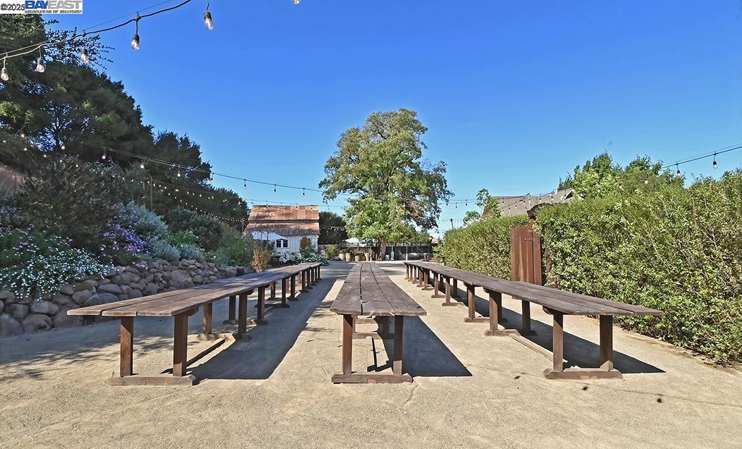 Detail Gallery Image 13 of 56 For 9635 Dublin Canyon Rd, Castro Valley,  CA 94552 - 3 Beds | 2 Baths