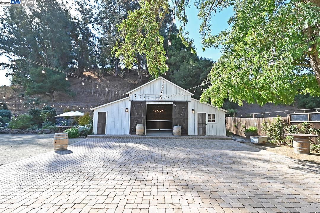 Detail Gallery Image 14 of 56 For 9635 Dublin Canyon Rd, Castro Valley,  CA 94552 - 3 Beds | 2 Baths