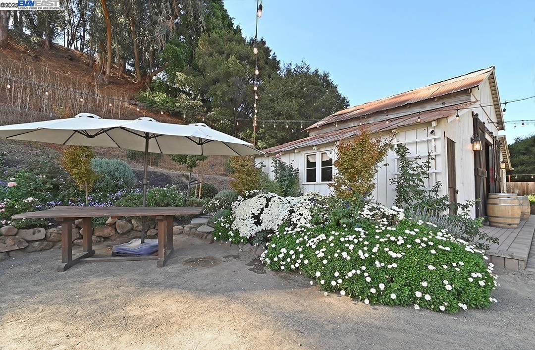 Detail Gallery Image 17 of 56 For 9635 Dublin Canyon Rd, Castro Valley,  CA 94552 - 3 Beds | 2 Baths