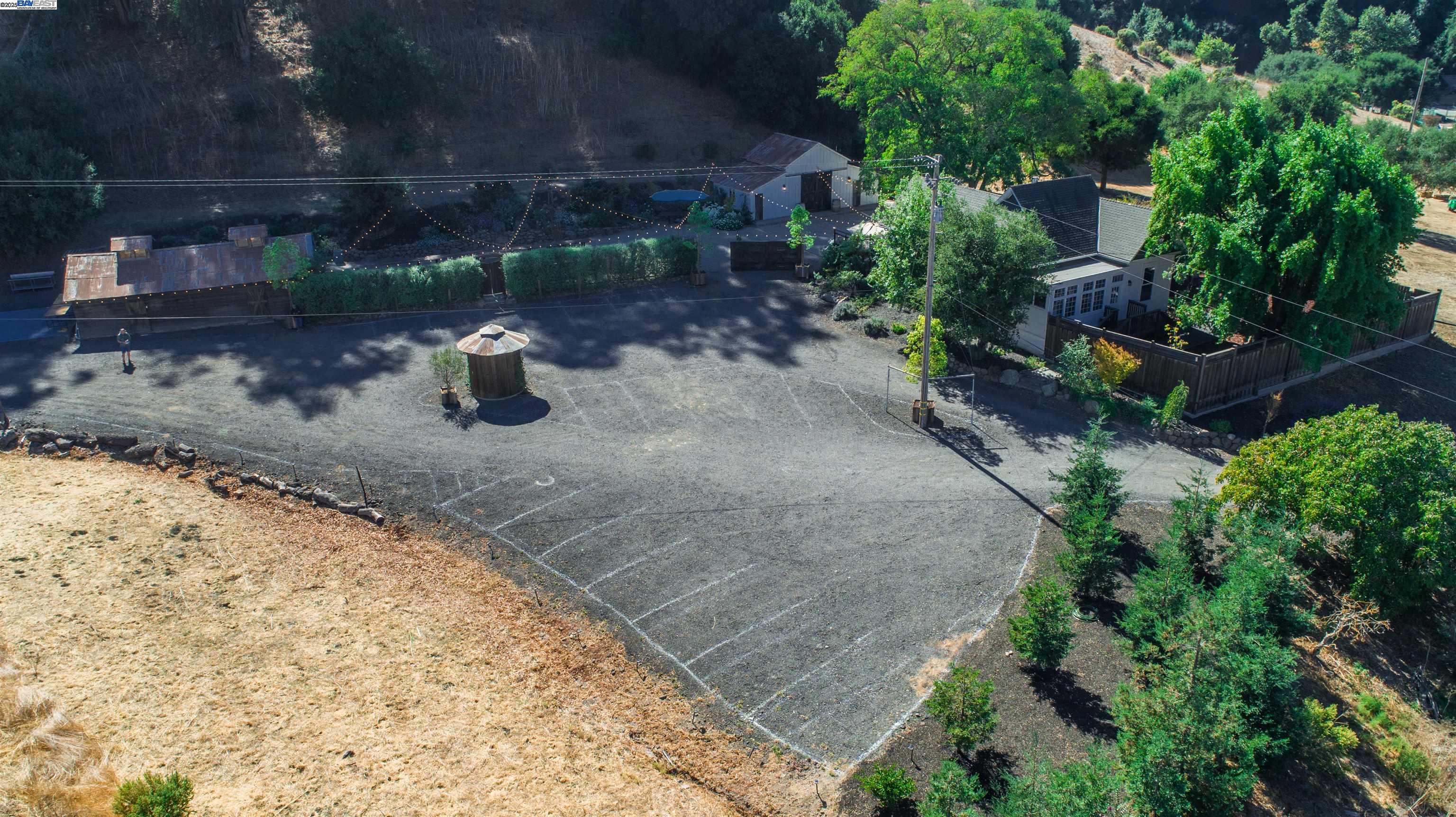 Detail Gallery Image 5 of 56 For 9635 Dublin Canyon Rd, Castro Valley,  CA 94552 - 3 Beds | 2 Baths