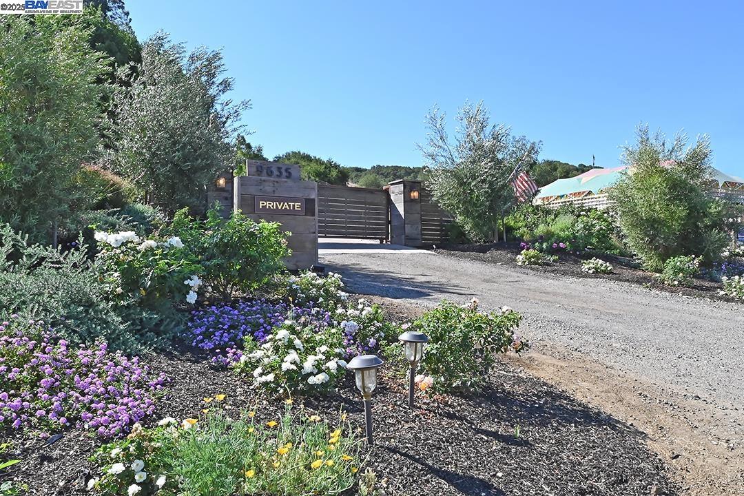 Detail Gallery Image 6 of 56 For 9635 Dublin Canyon Rd, Castro Valley,  CA 94552 - 3 Beds | 2 Baths