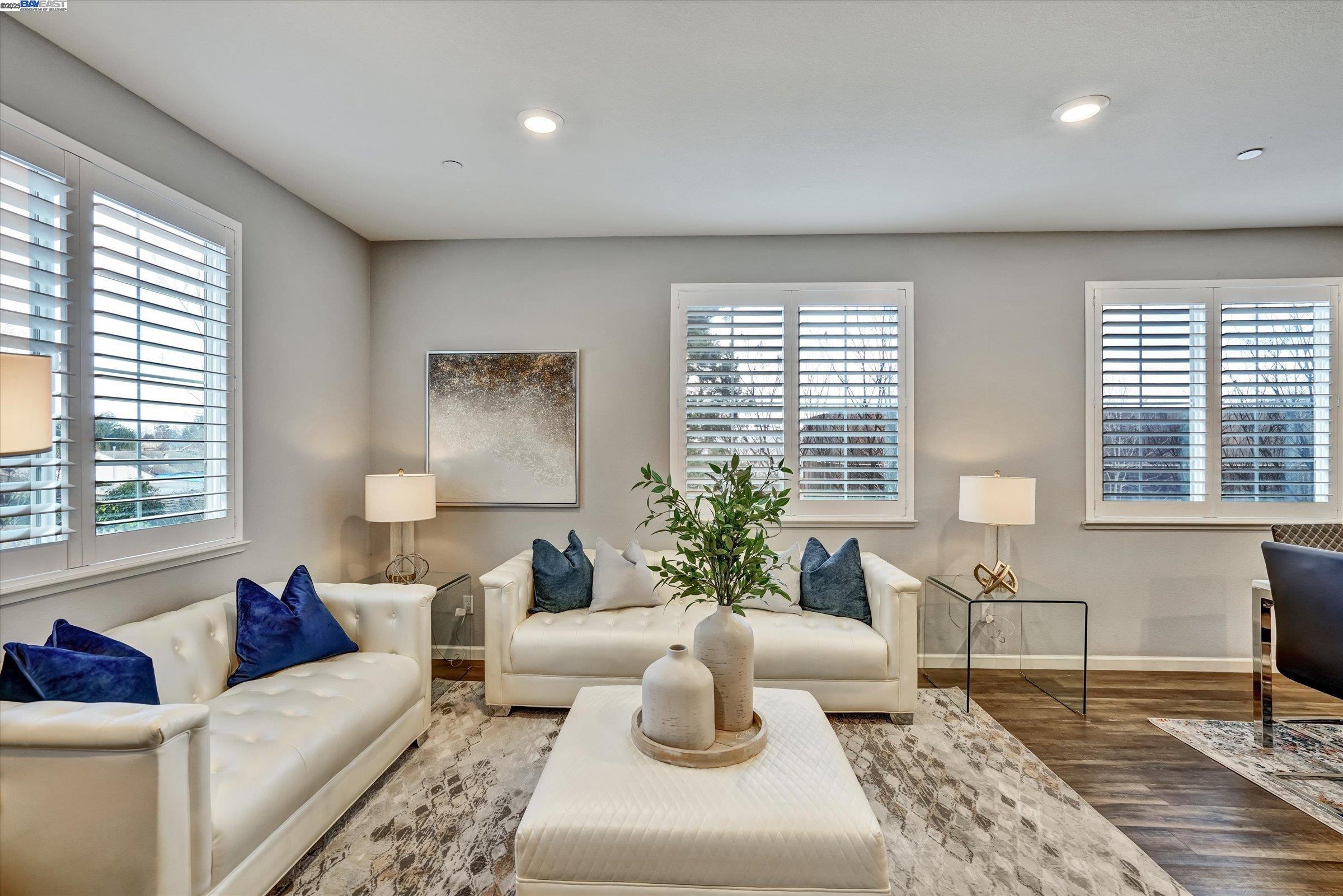 Detail Gallery Image 2 of 49 For 3315 Rosenblatt, Hayward,  CA 94544 - 4 Beds | 2/1 Baths
