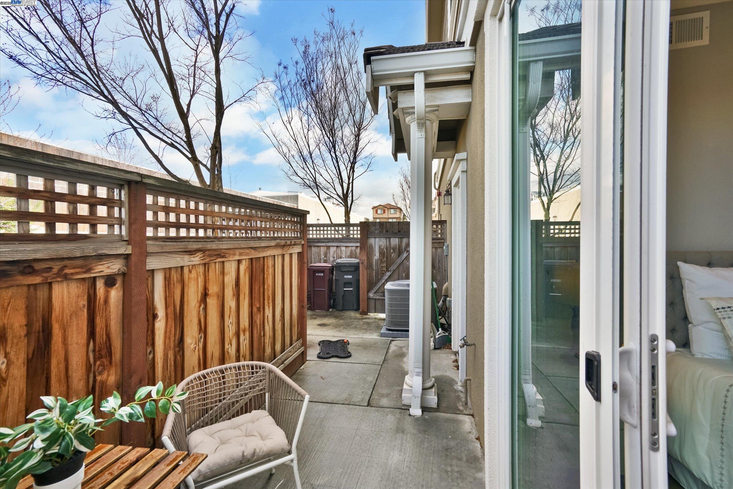 Detail Gallery Image 11 of 49 For 3315 Rosenblatt, Hayward,  CA 94544 - 4 Beds | 2/1 Baths