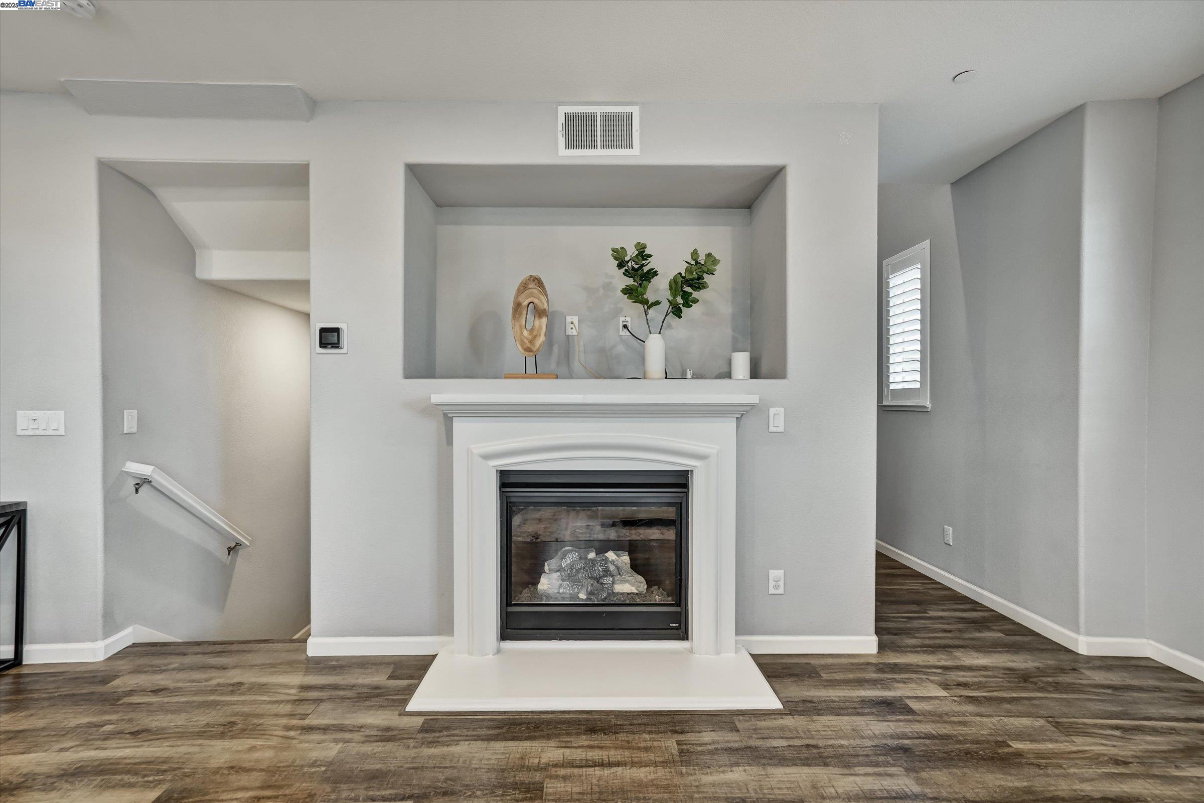 Detail Gallery Image 17 of 49 For 3315 Rosenblatt, Hayward,  CA 94544 - 4 Beds | 2/1 Baths