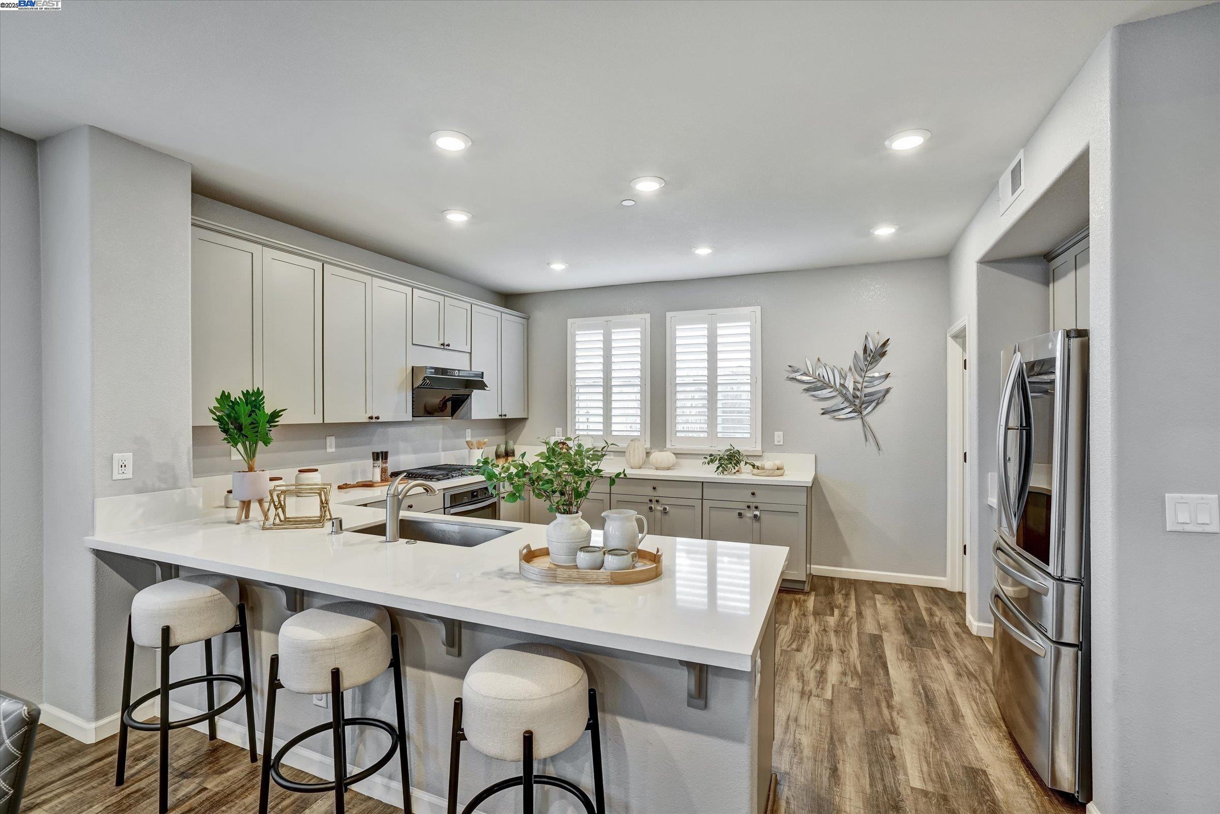 Detail Gallery Image 18 of 49 For 3315 Rosenblatt, Hayward,  CA 94544 - 4 Beds | 2/1 Baths