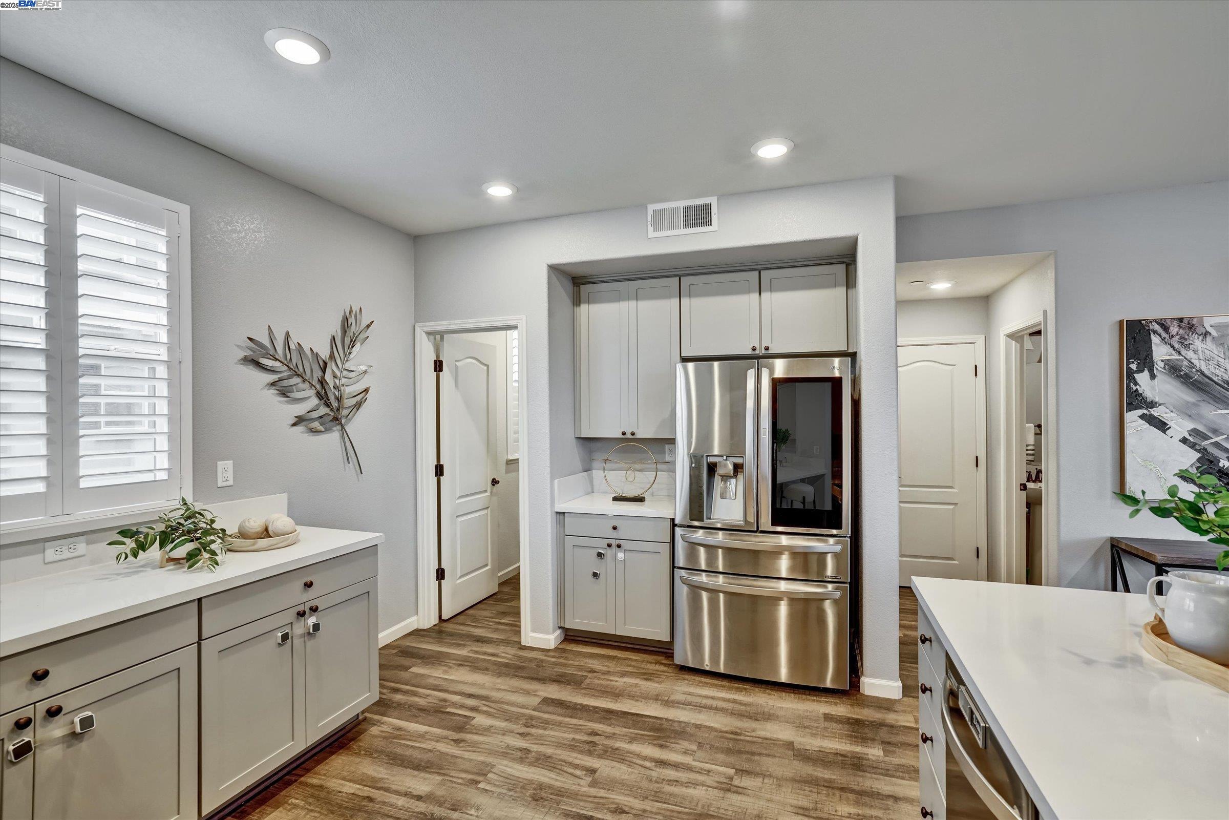 Detail Gallery Image 22 of 49 For 3315 Rosenblatt, Hayward,  CA 94544 - 4 Beds | 2/1 Baths