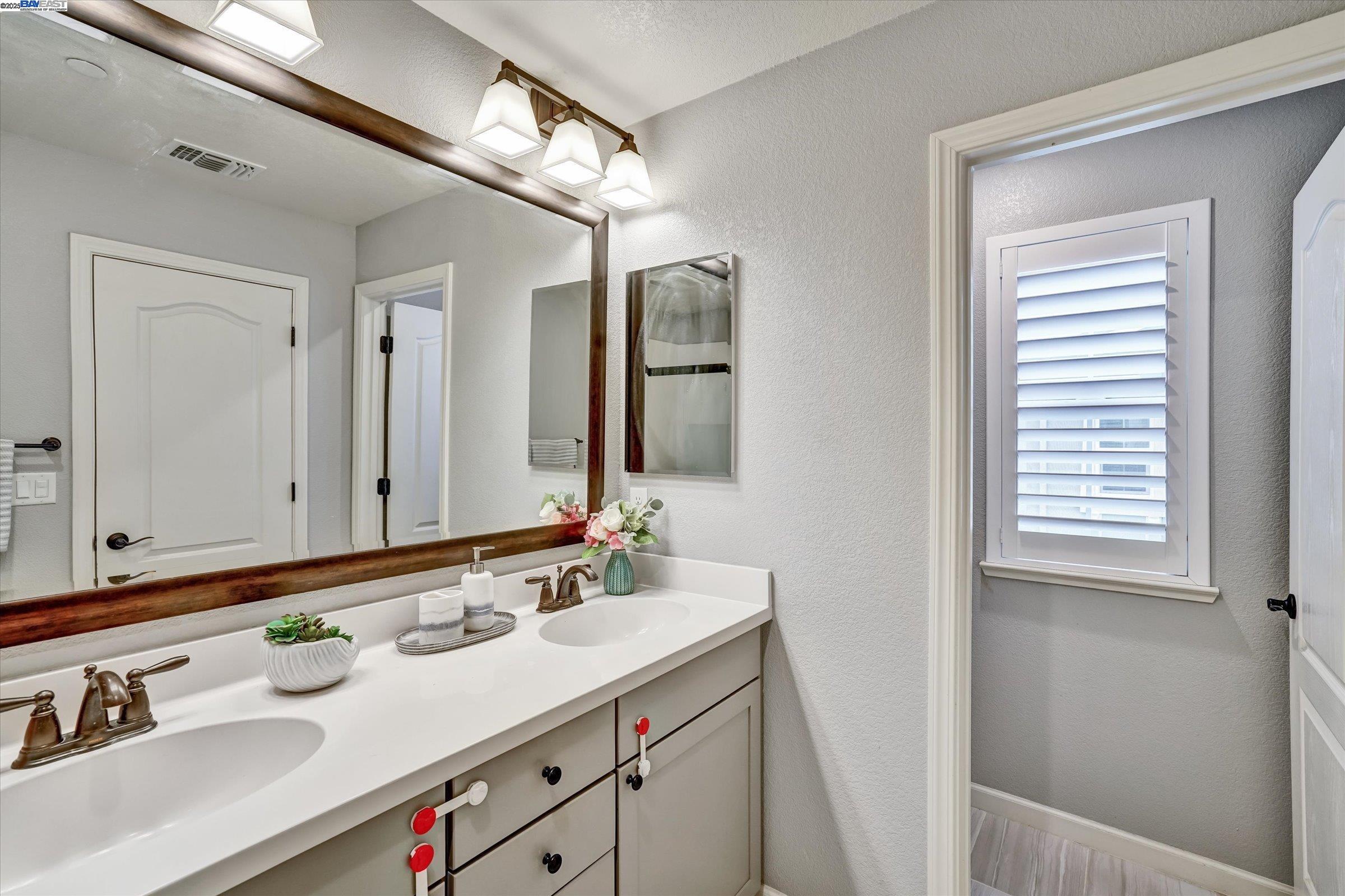 Detail Gallery Image 35 of 49 For 3315 Rosenblatt, Hayward,  CA 94544 - 4 Beds | 2/1 Baths