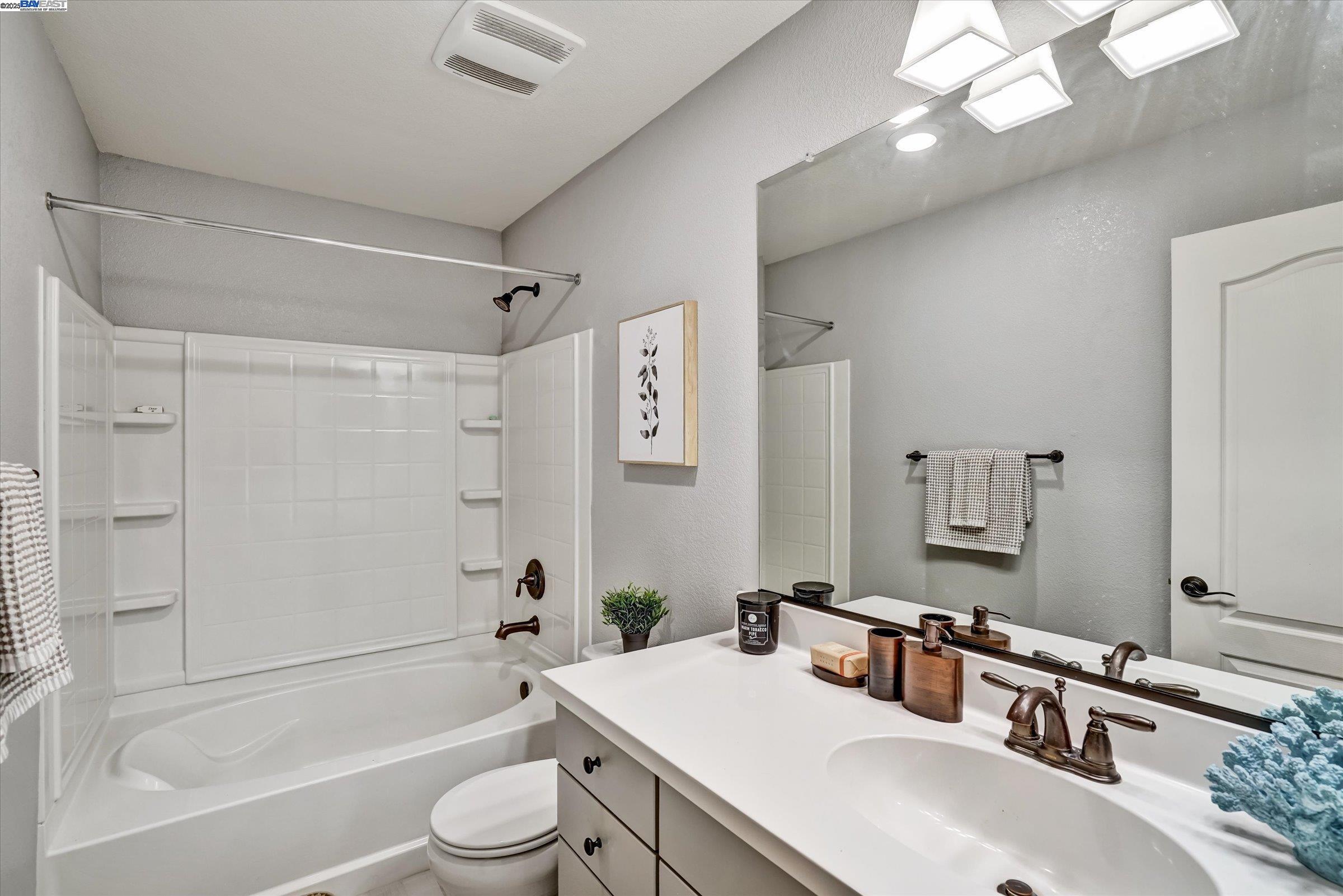 Detail Gallery Image 38 of 49 For 3315 Rosenblatt, Hayward,  CA 94544 - 4 Beds | 2/1 Baths