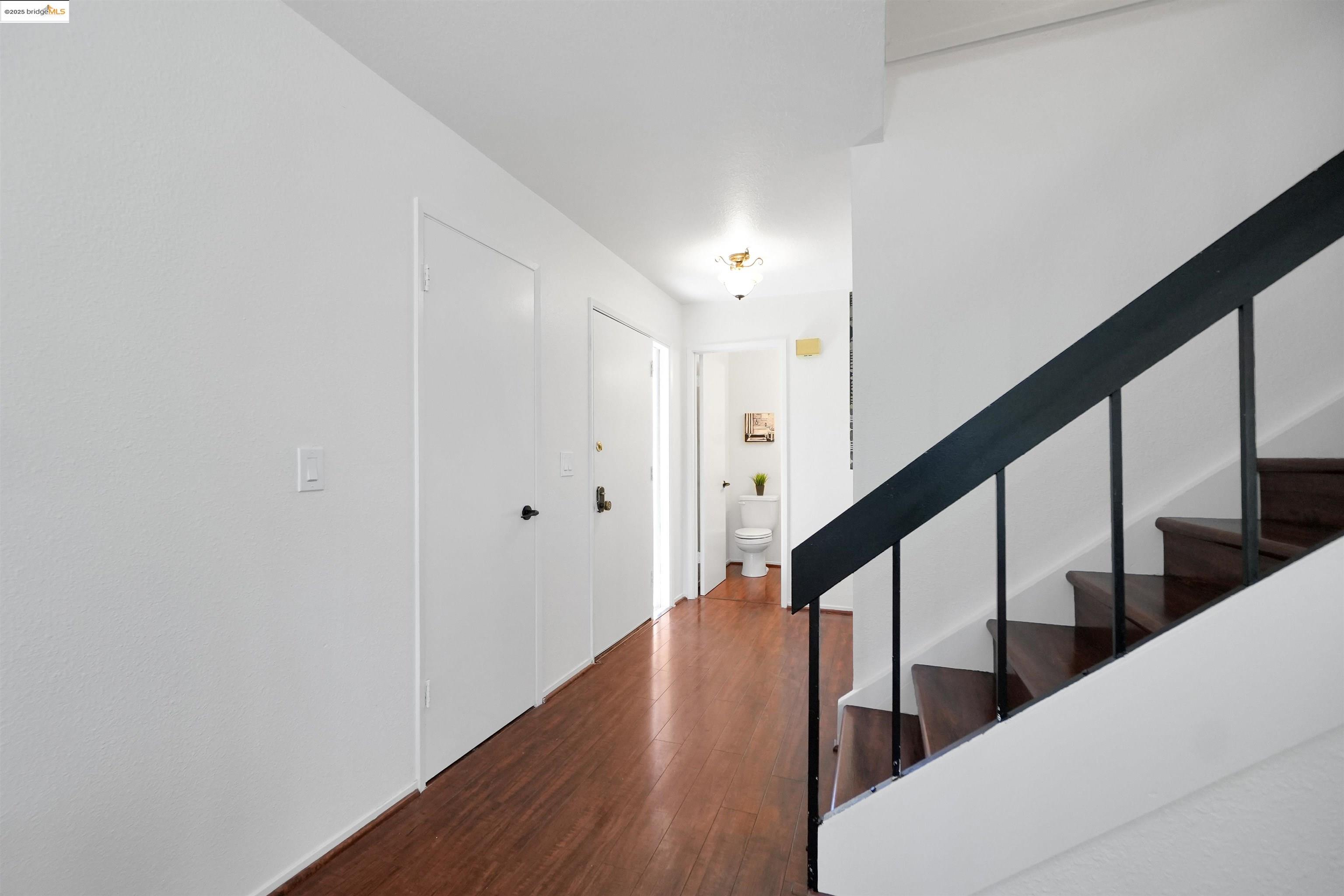 Detail Gallery Image 14 of 43 For 25322 Ironwood Ct, Hayward,  CA 94545 - 3 Beds | 2/1 Baths