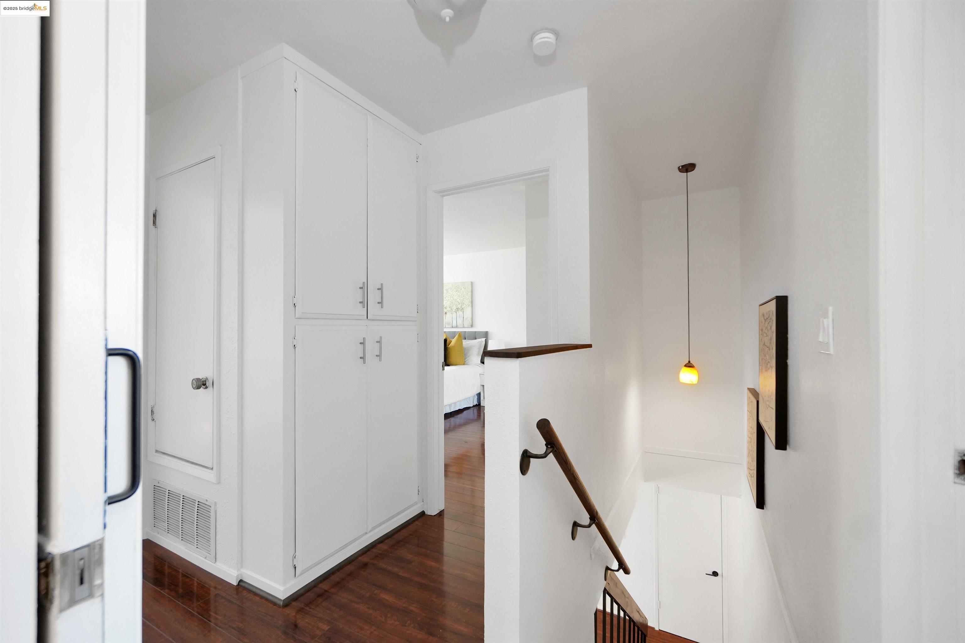 Detail Gallery Image 16 of 43 For 25322 Ironwood Ct, Hayward,  CA 94545 - 3 Beds | 2/1 Baths