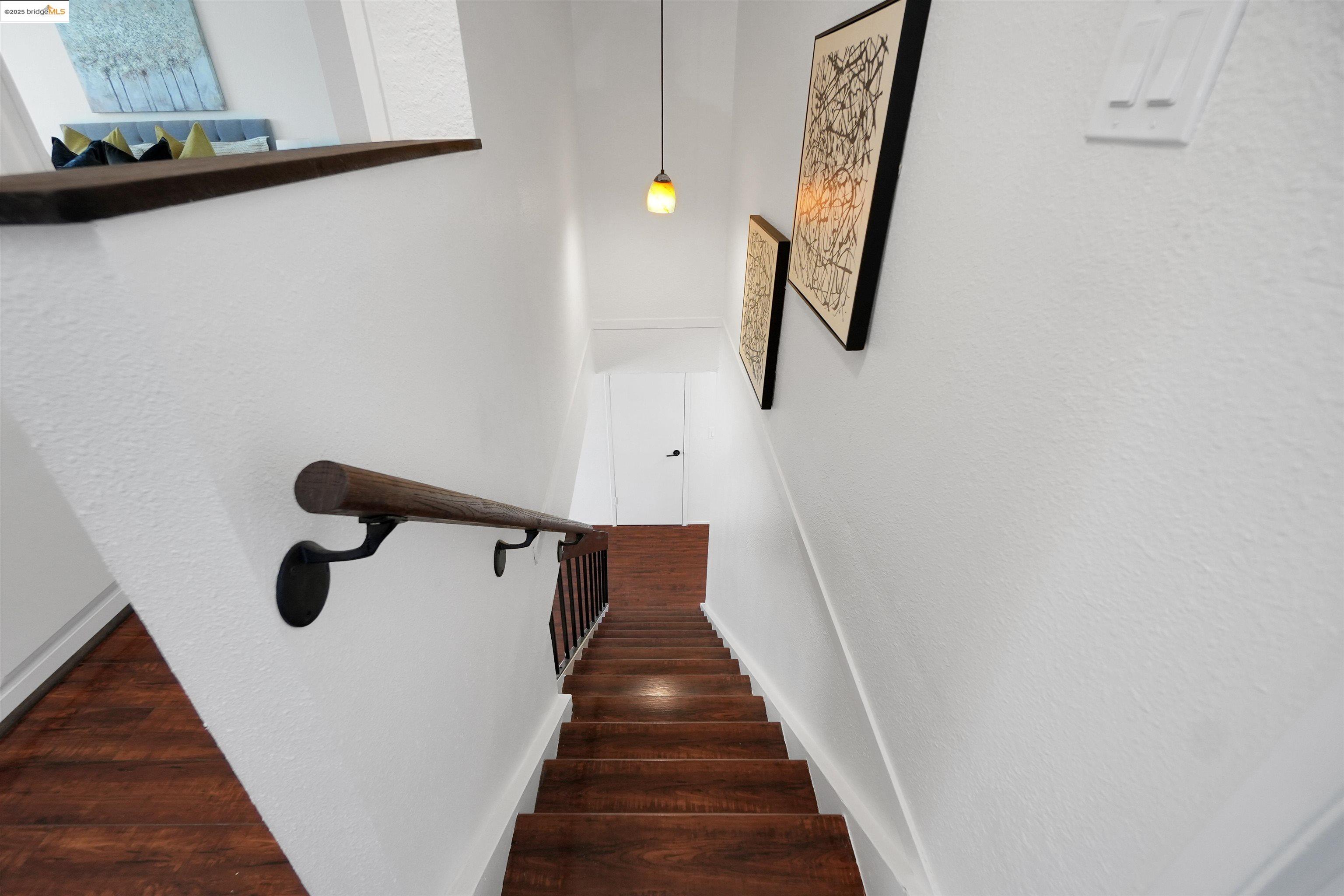 Detail Gallery Image 17 of 43 For 25322 Ironwood Ct, Hayward,  CA 94545 - 3 Beds | 2/1 Baths