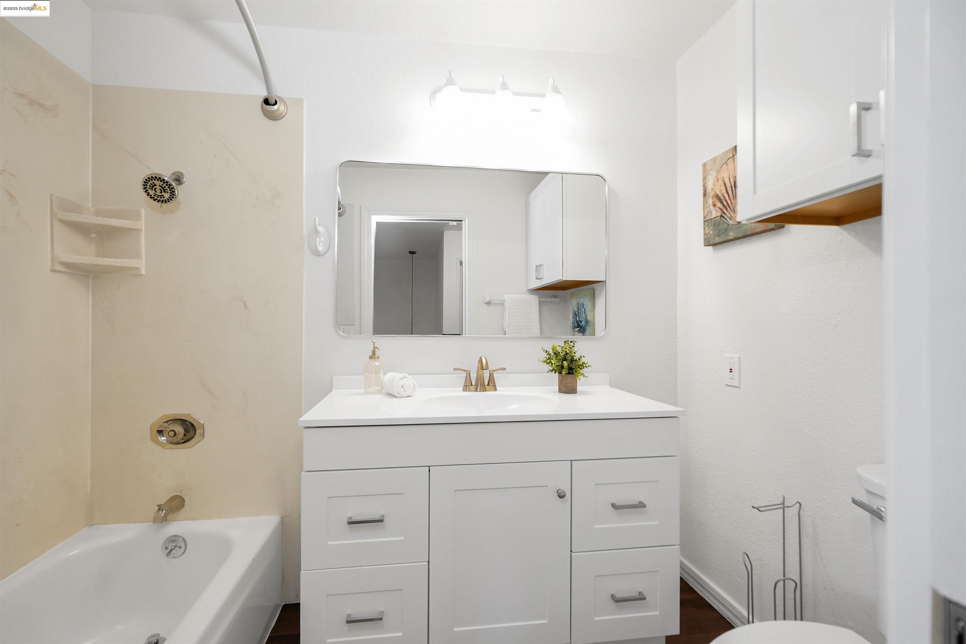 Detail Gallery Image 25 of 43 For 25322 Ironwood Ct, Hayward,  CA 94545 - 3 Beds | 2/1 Baths