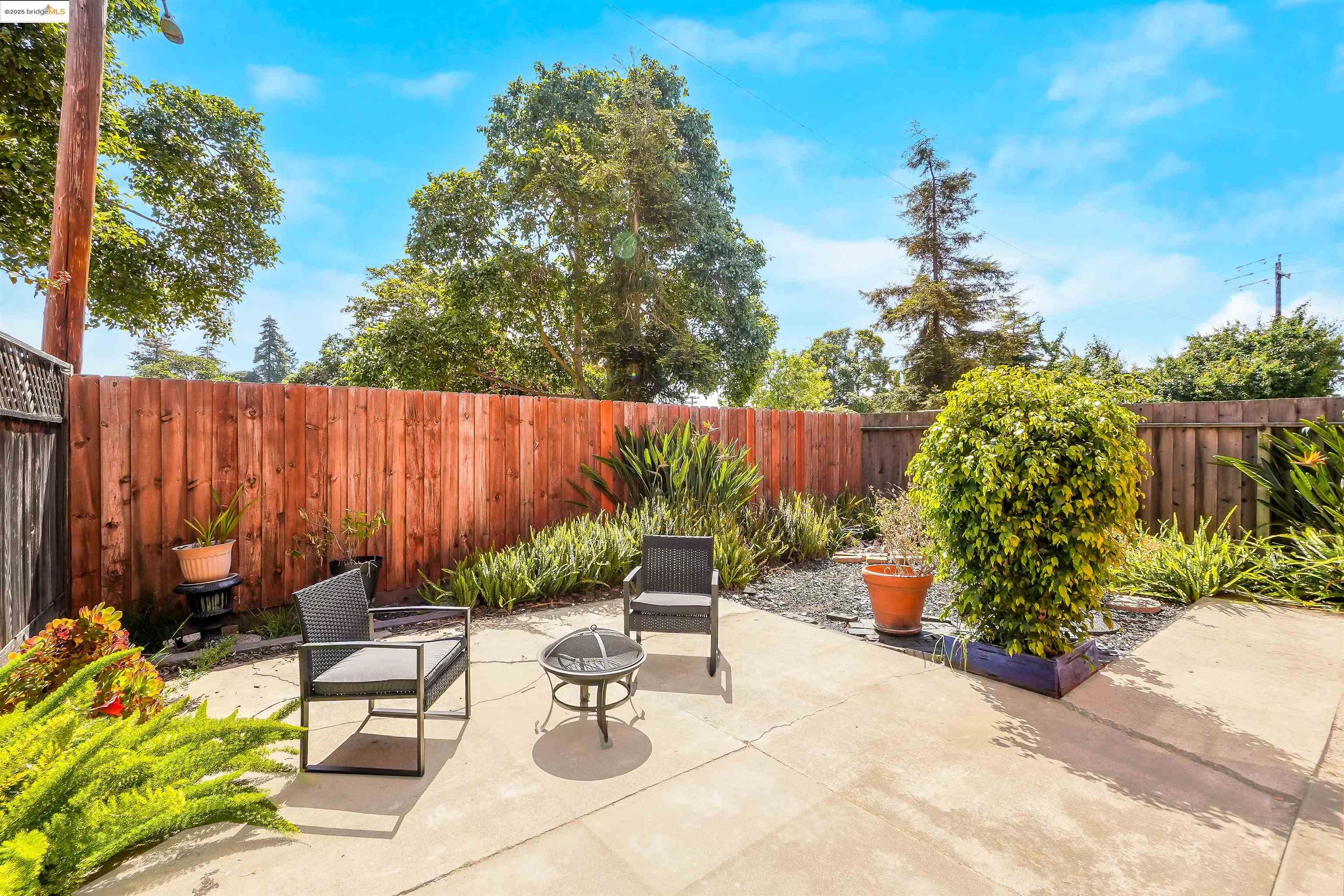 Detail Gallery Image 26 of 43 For 25322 Ironwood Ct, Hayward,  CA 94545 - 3 Beds | 2/1 Baths