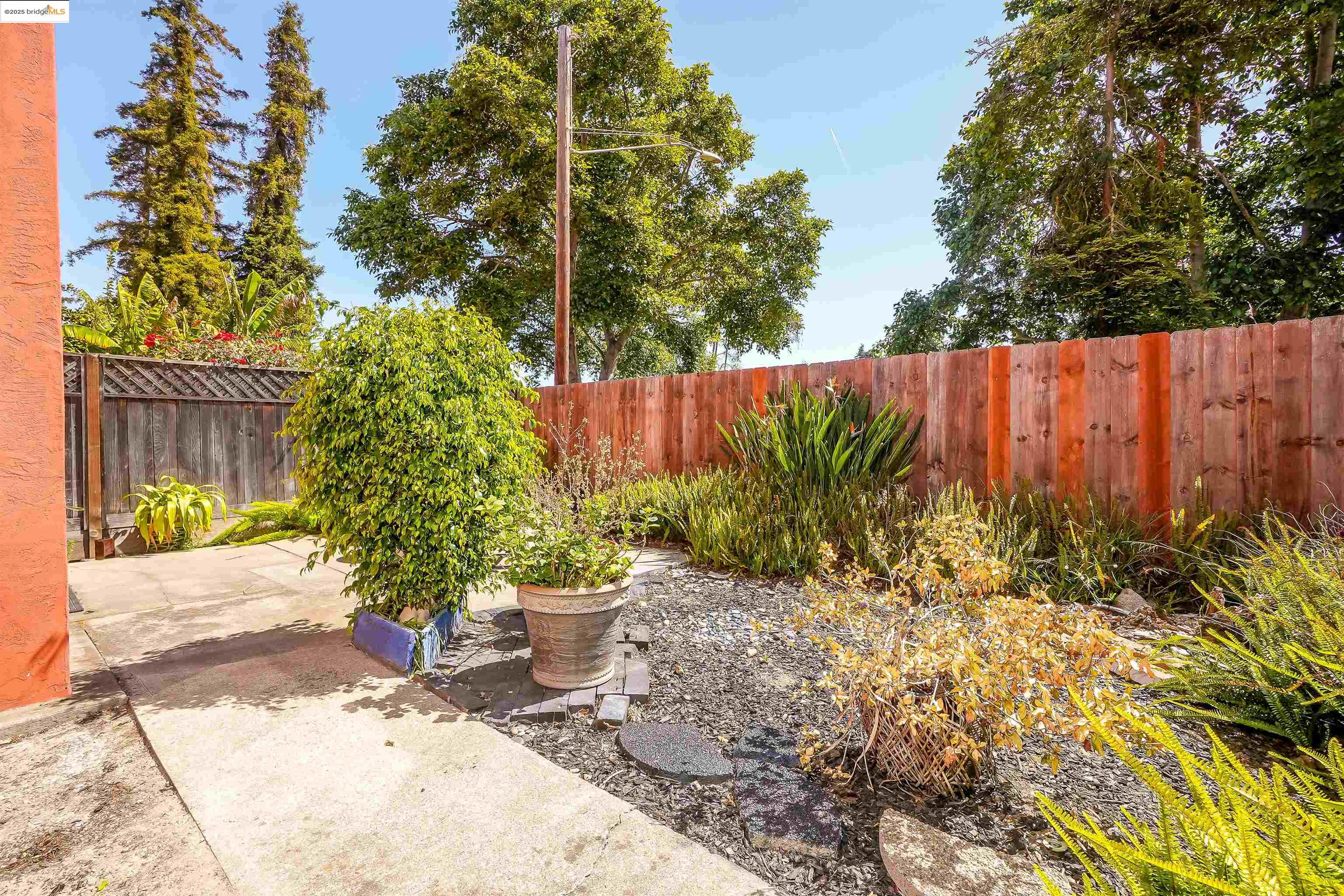 Detail Gallery Image 27 of 43 For 25322 Ironwood Ct, Hayward,  CA 94545 - 3 Beds | 2/1 Baths
