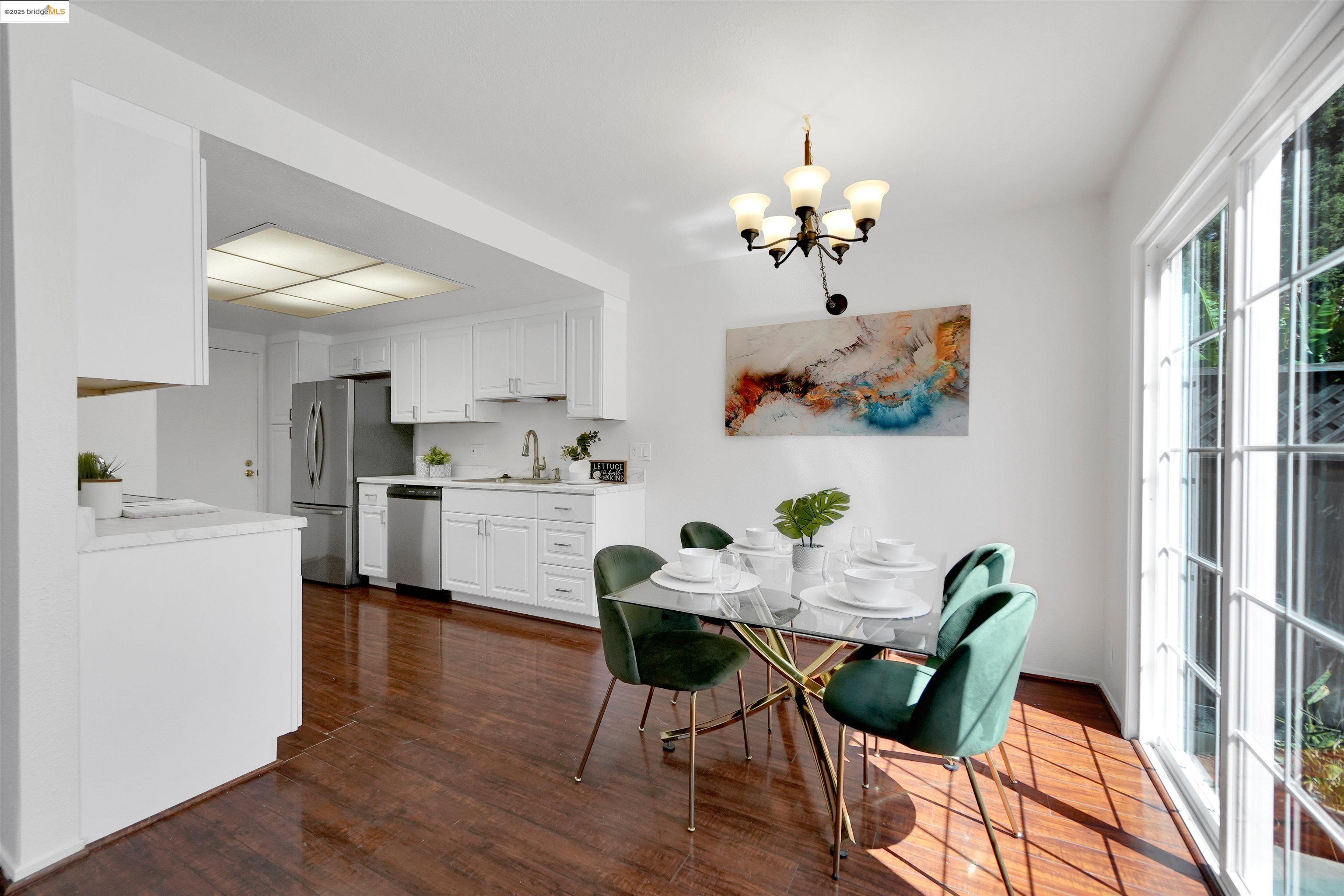 Detail Gallery Image 7 of 43 For 25322 Ironwood Ct, Hayward,  CA 94545 - 3 Beds | 2/1 Baths