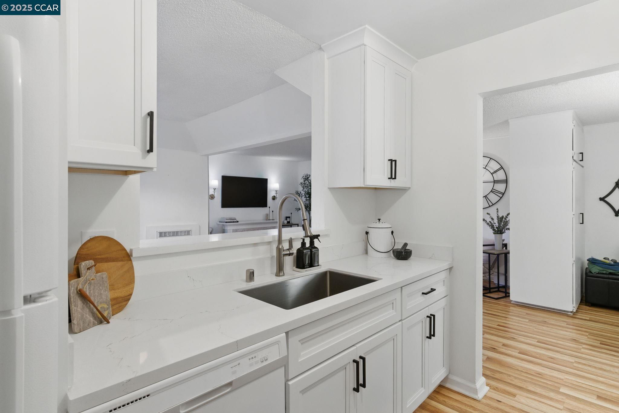 Photo #11: 41095730 Listing: Photo #11