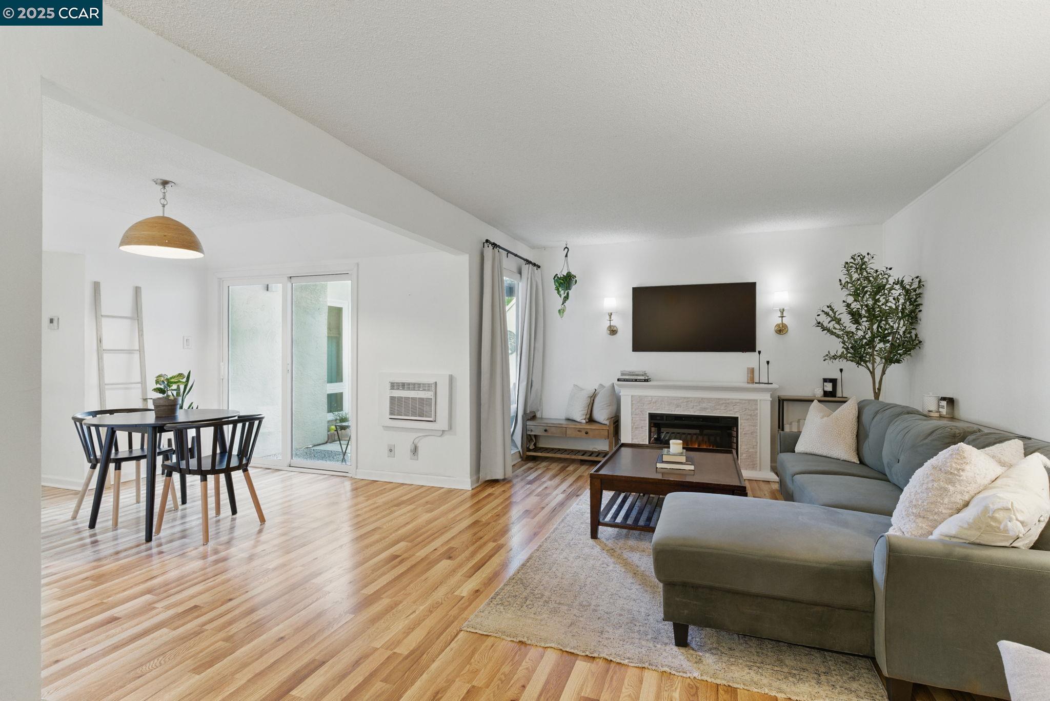Photo #5: 41095730 Listing: Photo #5