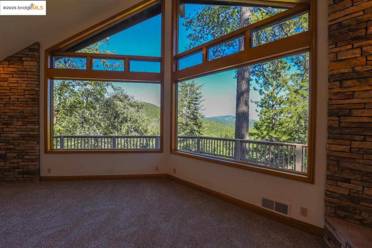 Detail Gallery Image 11 of 60 For 23601 Rusty Spur Road, Sonora,  CA 95370 - 3 Beds | 3 Baths