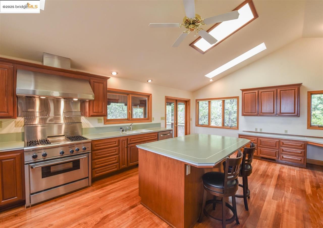 Detail Gallery Image 13 of 60 For 23601 Rusty Spur Road, Sonora,  CA 95370 - 3 Beds | 3 Baths