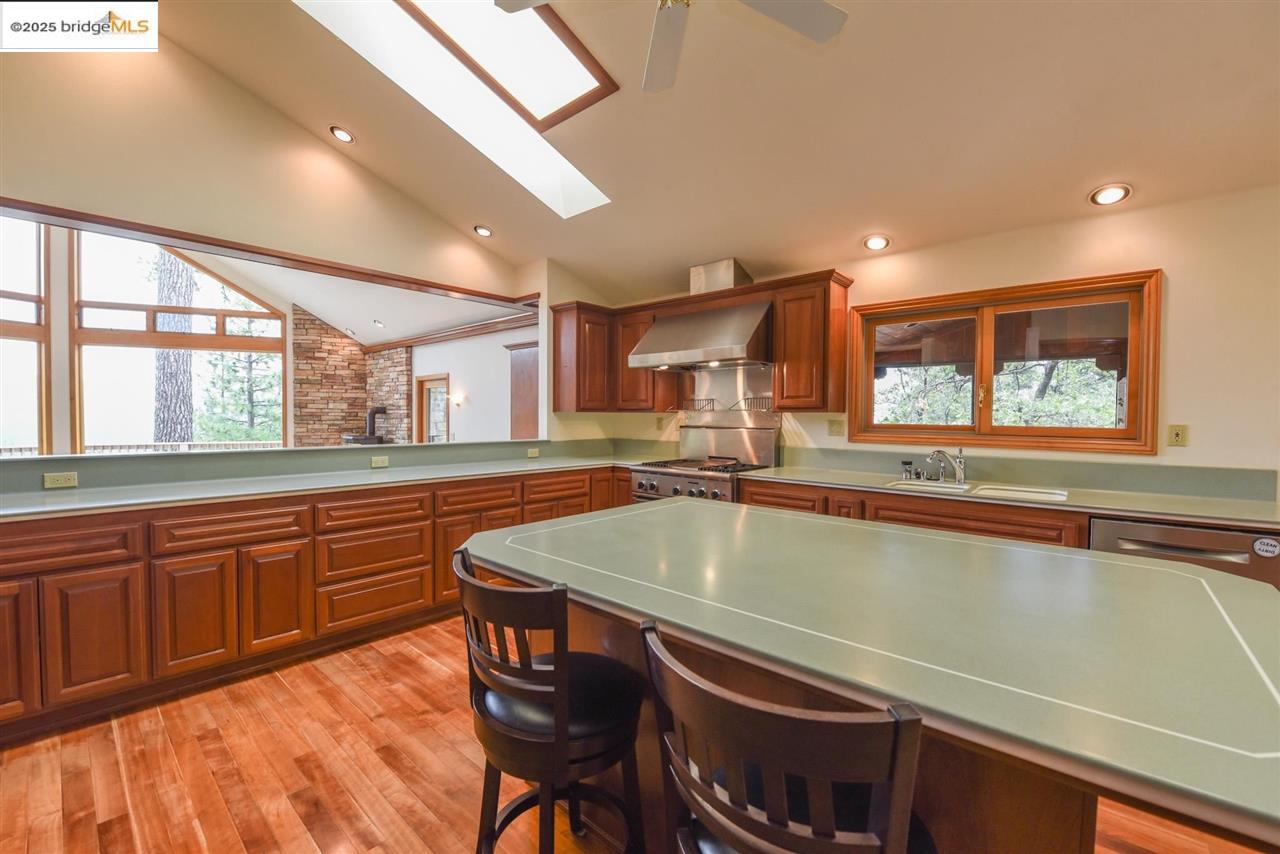 Detail Gallery Image 17 of 60 For 23601 Rusty Spur Road, Sonora,  CA 95370 - 3 Beds | 3 Baths