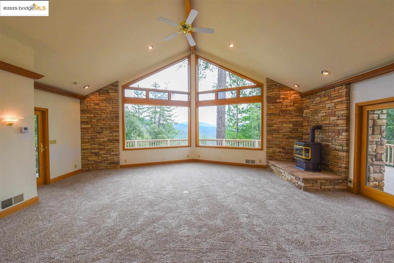 Detail Gallery Image 8 of 60 For 23601 Rusty Spur Road, Sonora,  CA 95370 - 3 Beds | 3 Baths