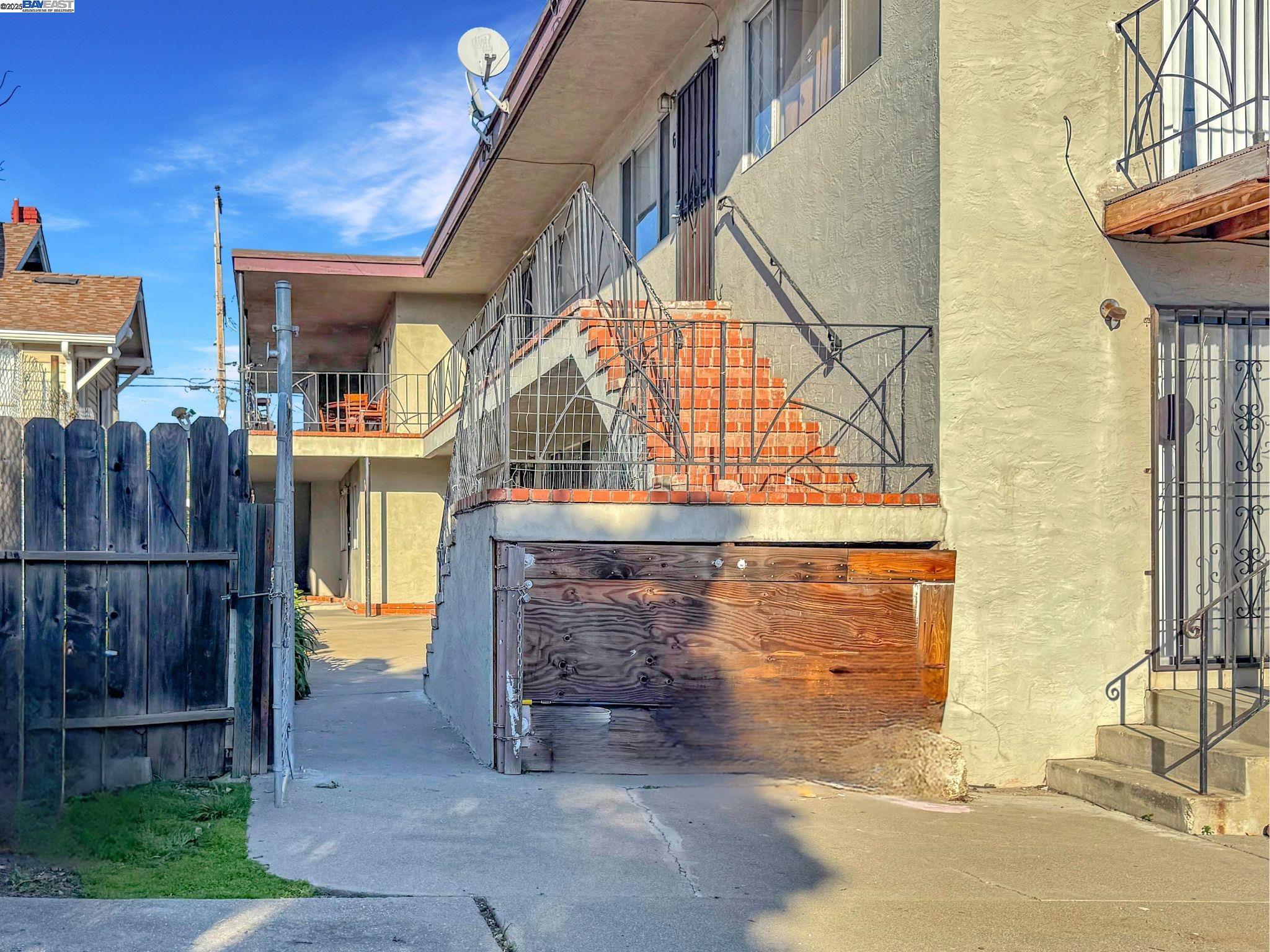 Detail Gallery Image 12 of 28 For 3205 Brookdale Ave, Oakland,  CA 94602 - – Beds | – Baths