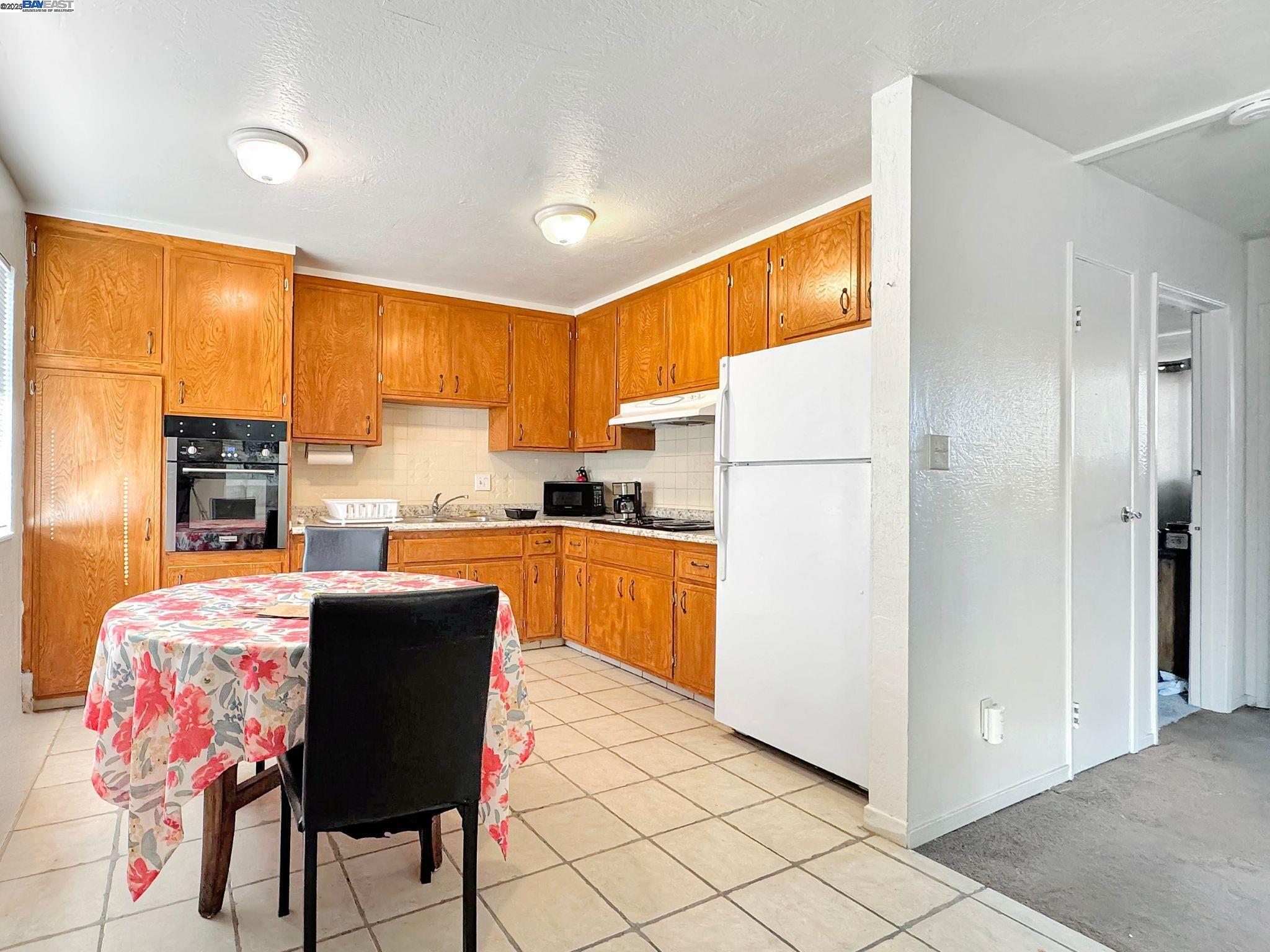 Detail Gallery Image 14 of 28 For 3205 Brookdale Ave, Oakland,  CA 94602 - – Beds | – Baths
