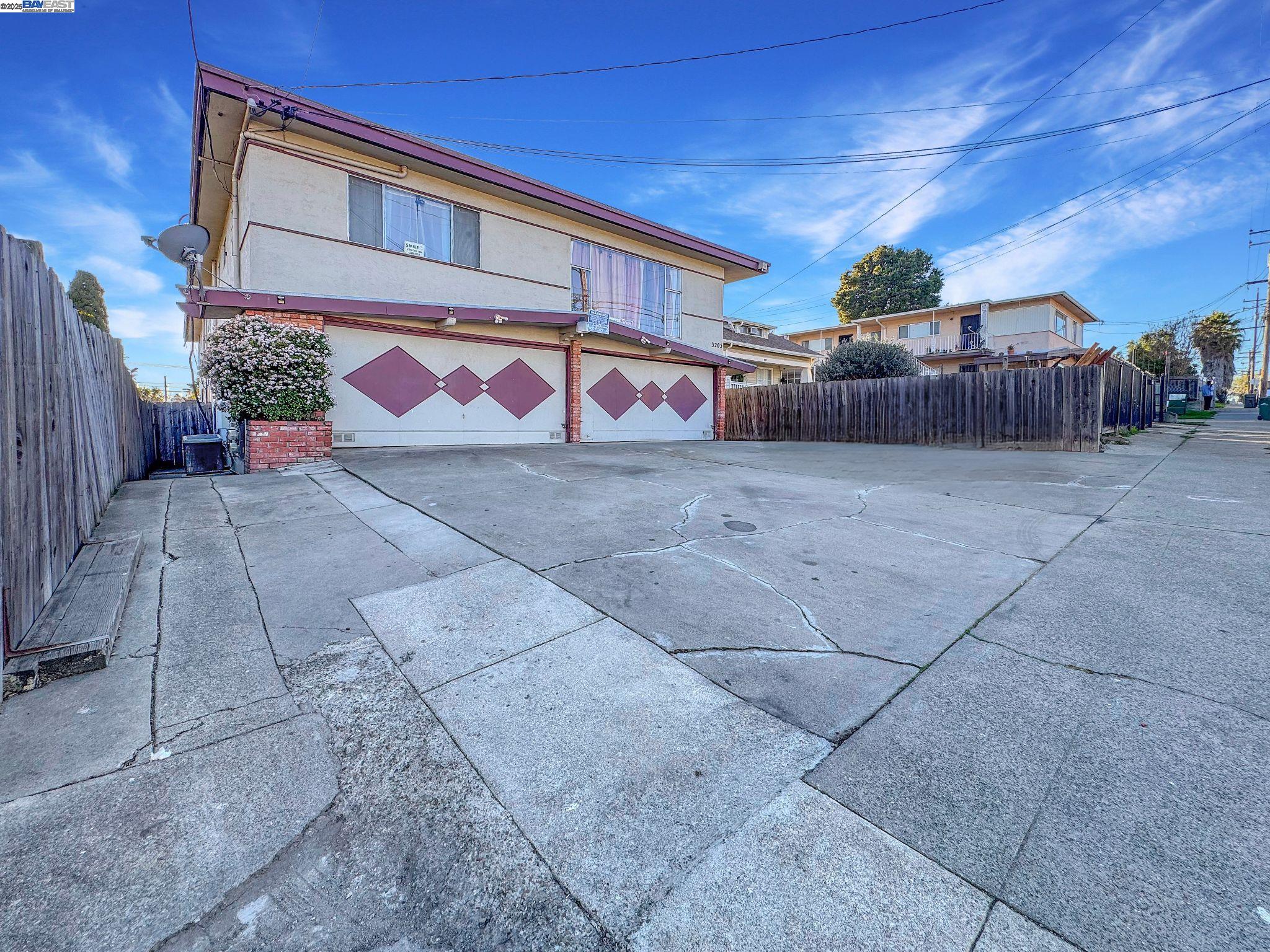 Detail Gallery Image 3 of 28 For 3205 Brookdale Ave, Oakland,  CA 94602 - – Beds | – Baths
