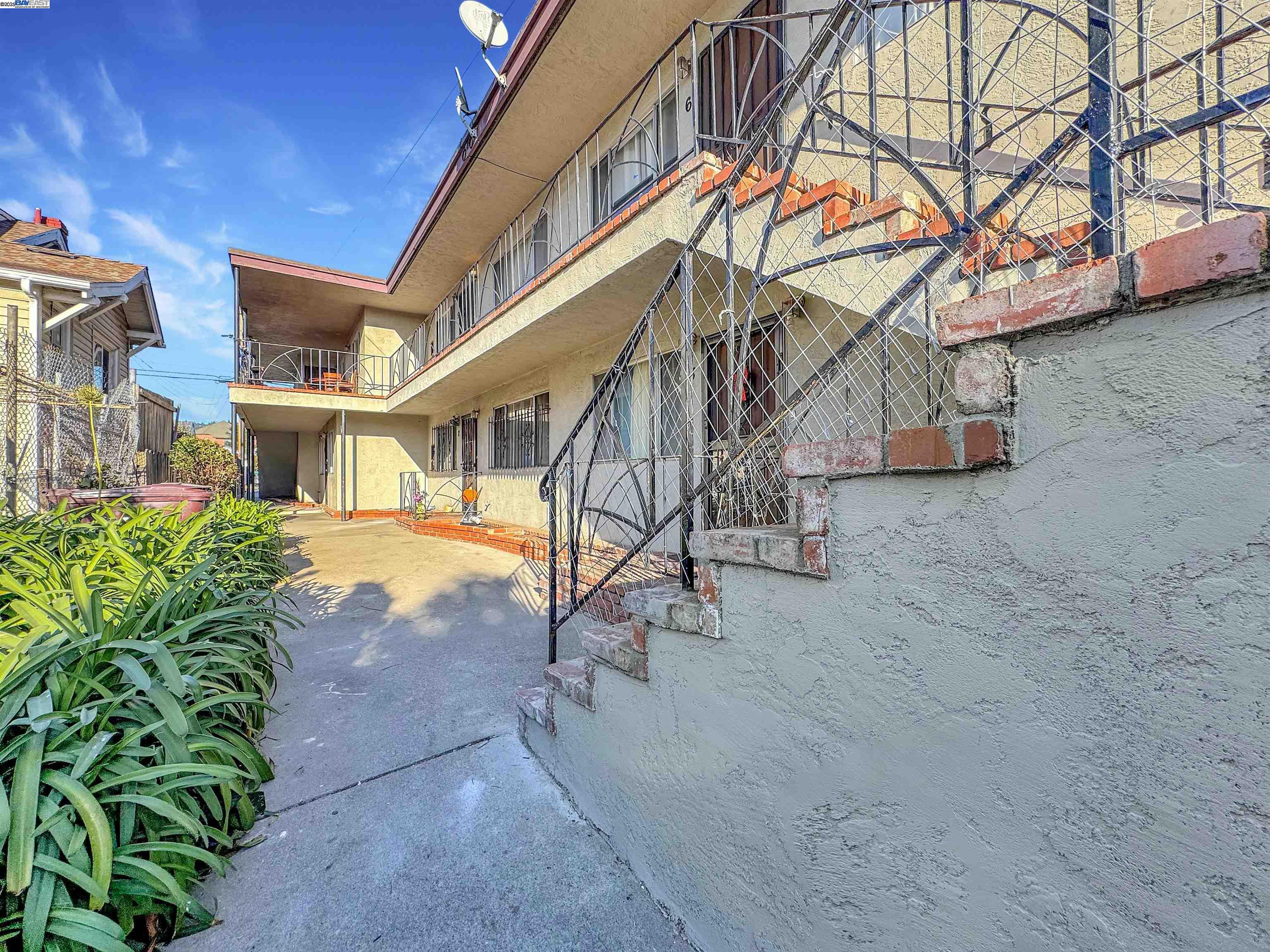 Detail Gallery Image 10 of 28 For 3205 Brookdale Ave, Oakland,  CA 94602 - – Beds | – Baths