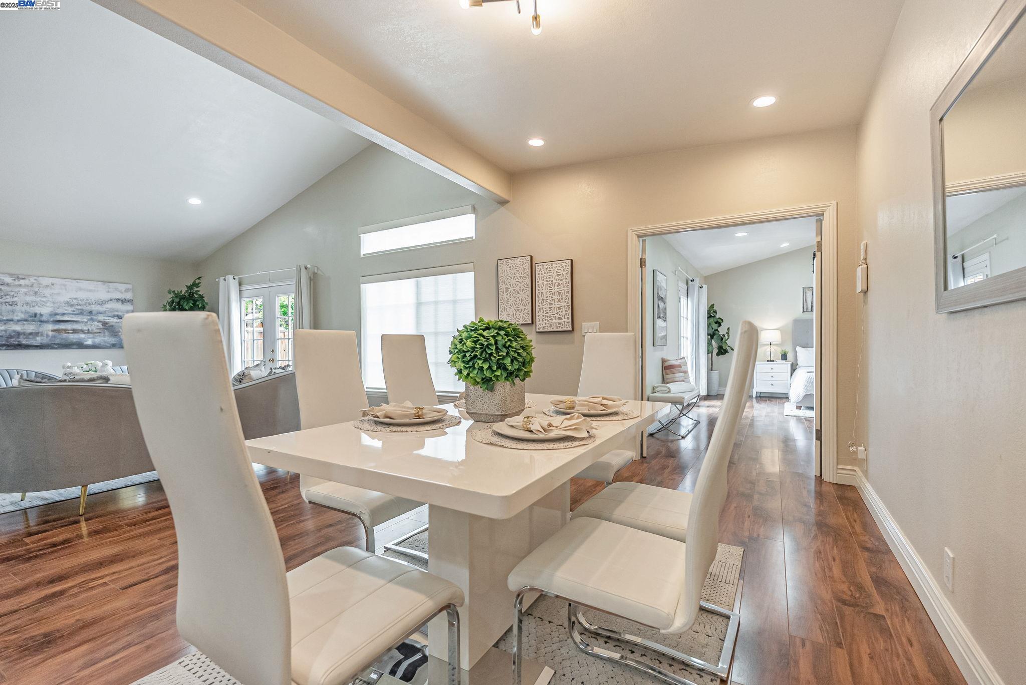 Detail Gallery Image 13 of 44 For 3757 Savannah Rd, Fremont,  CA 94538 - 4 Beds | 3 Baths
