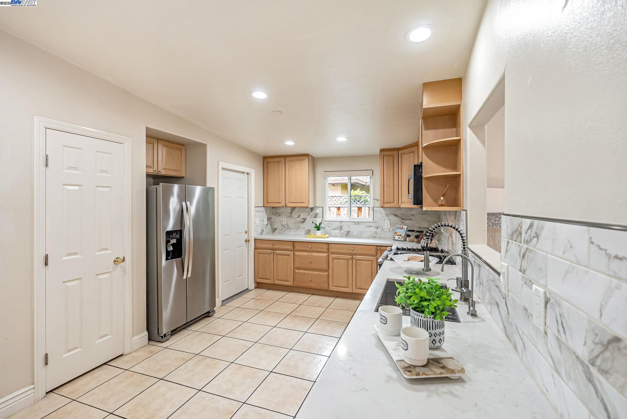 Detail Gallery Image 8 of 44 For 3757 Savannah Rd, Fremont,  CA 94538 - 4 Beds | 3 Baths