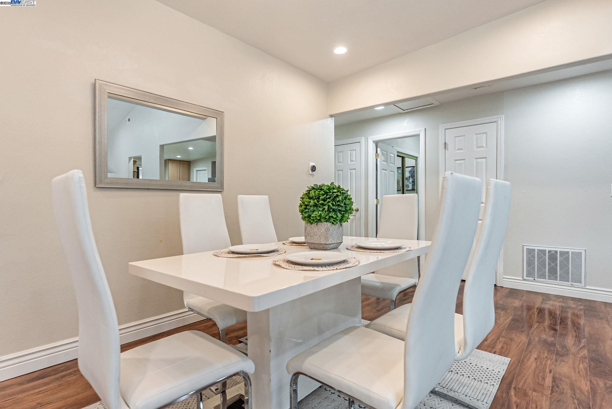 Detail Gallery Image 9 of 44 For 3757 Savannah Rd, Fremont,  CA 94538 - 4 Beds | 3 Baths