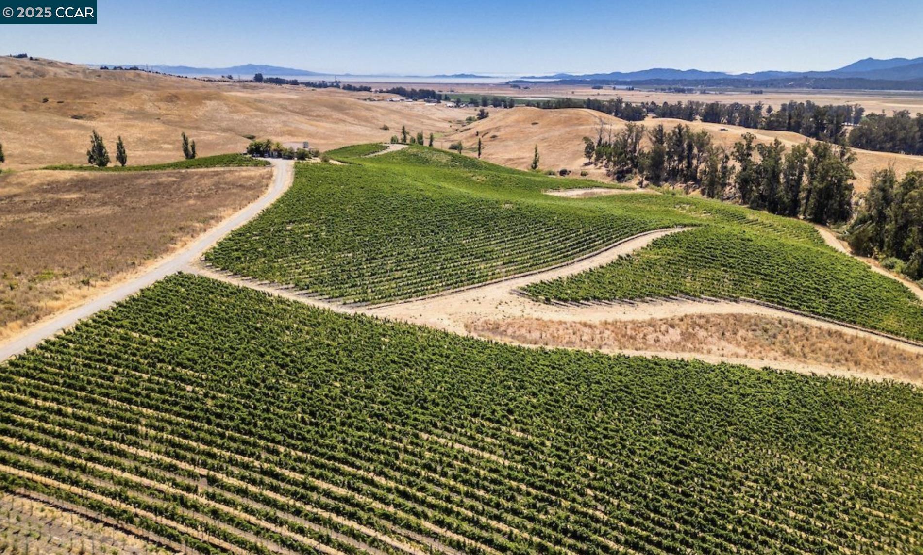 Detail Gallery Image 3 of 22 For 6513 Lakeville Hwy, Petaluma,  CA 94954 - 3 Beds | 2 Baths