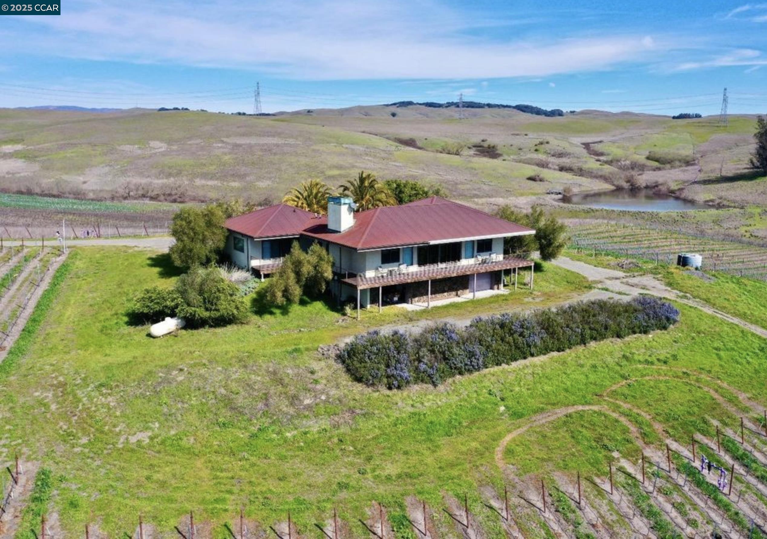 Detail Gallery Image 4 of 22 For 6513 Lakeville Hwy, Petaluma,  CA 94954 - 3 Beds | 2 Baths