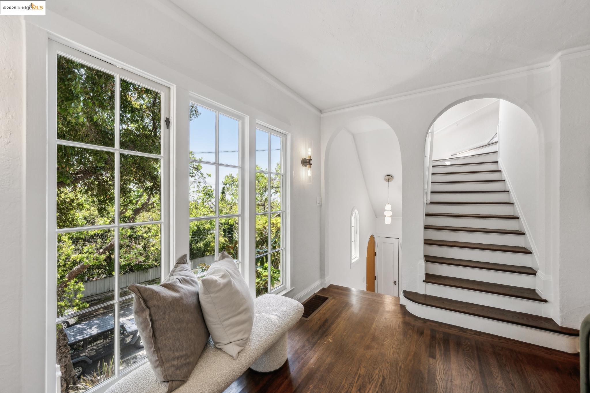 Detail Gallery Image 11 of 60 For 95 Alvarado Rd, Berkeley,  CA 94705 - 2 Beds | 1/1 Baths