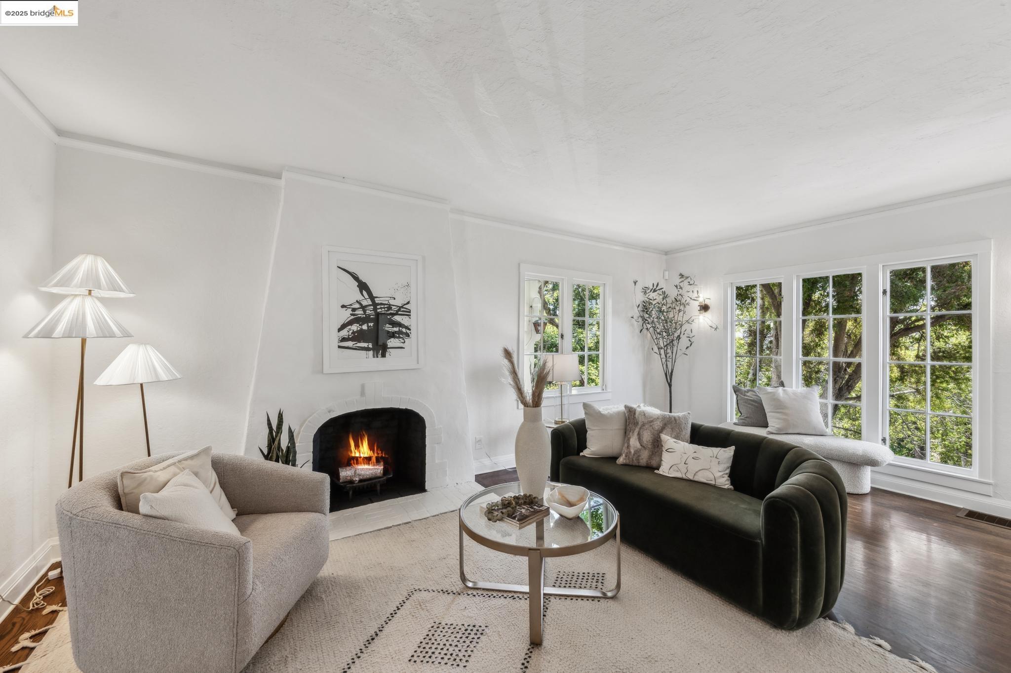 Detail Gallery Image 12 of 60 For 95 Alvarado Rd, Berkeley,  CA 94705 - 2 Beds | 1/1 Baths