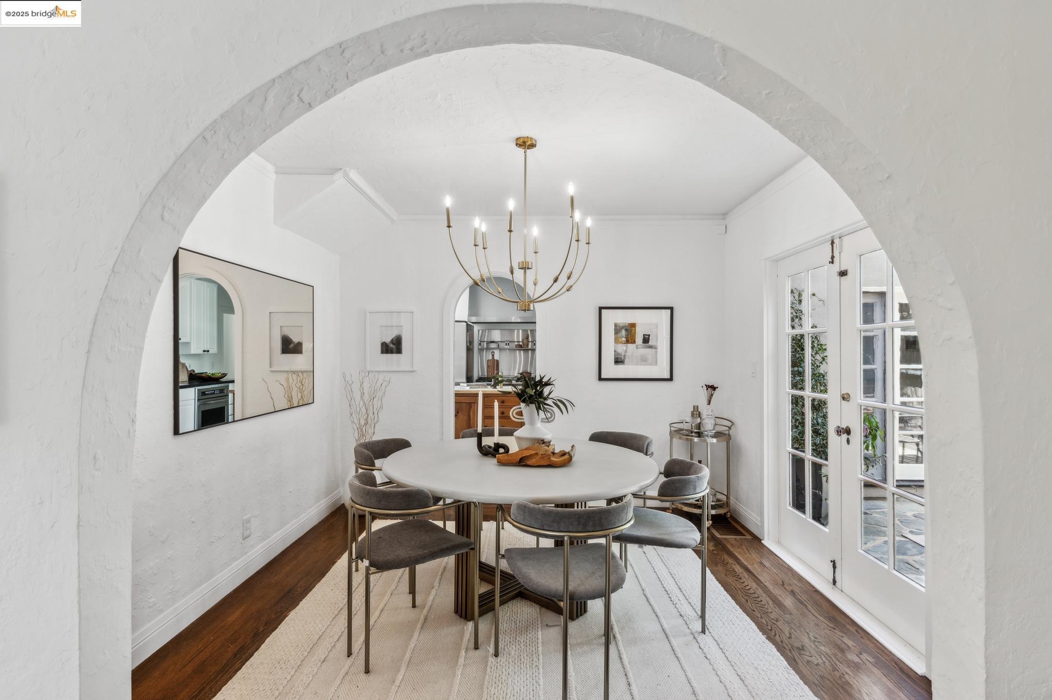 Detail Gallery Image 20 of 60 For 95 Alvarado Rd, Berkeley,  CA 94705 - 2 Beds | 1/1 Baths