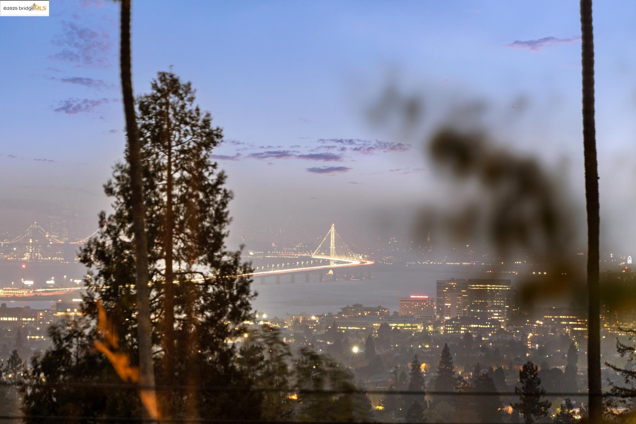 Detail Gallery Image 3 of 60 For 95 Alvarado Rd, Berkeley,  CA 94705 - 2 Beds | 1/1 Baths