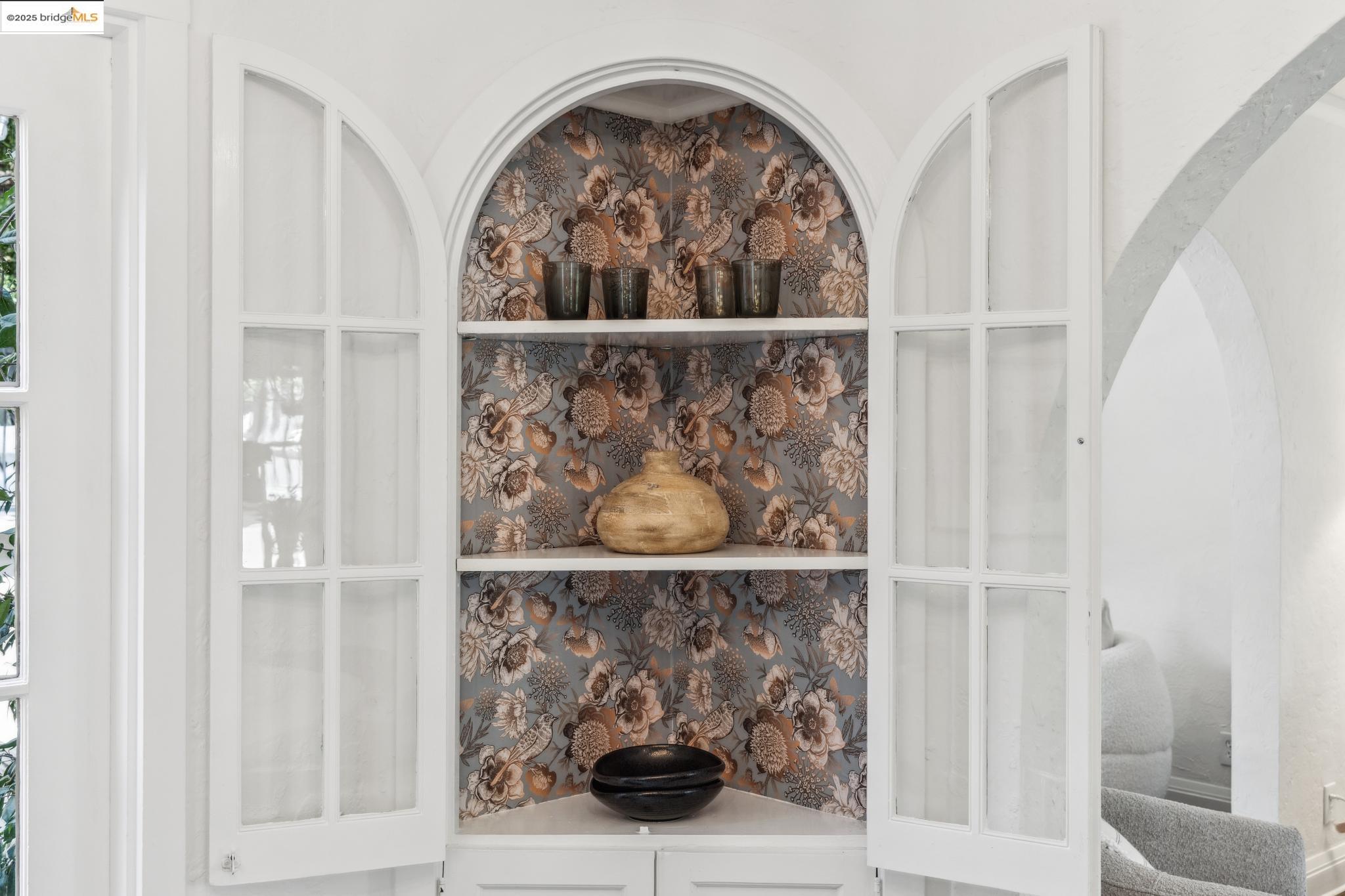 Detail Gallery Image 22 of 60 For 95 Alvarado Rd, Berkeley,  CA 94705 - 2 Beds | 1/1 Baths