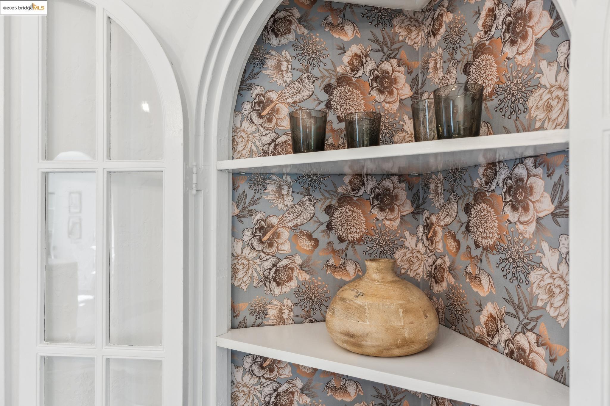 Detail Gallery Image 23 of 60 For 95 Alvarado Rd, Berkeley,  CA 94705 - 2 Beds | 1/1 Baths