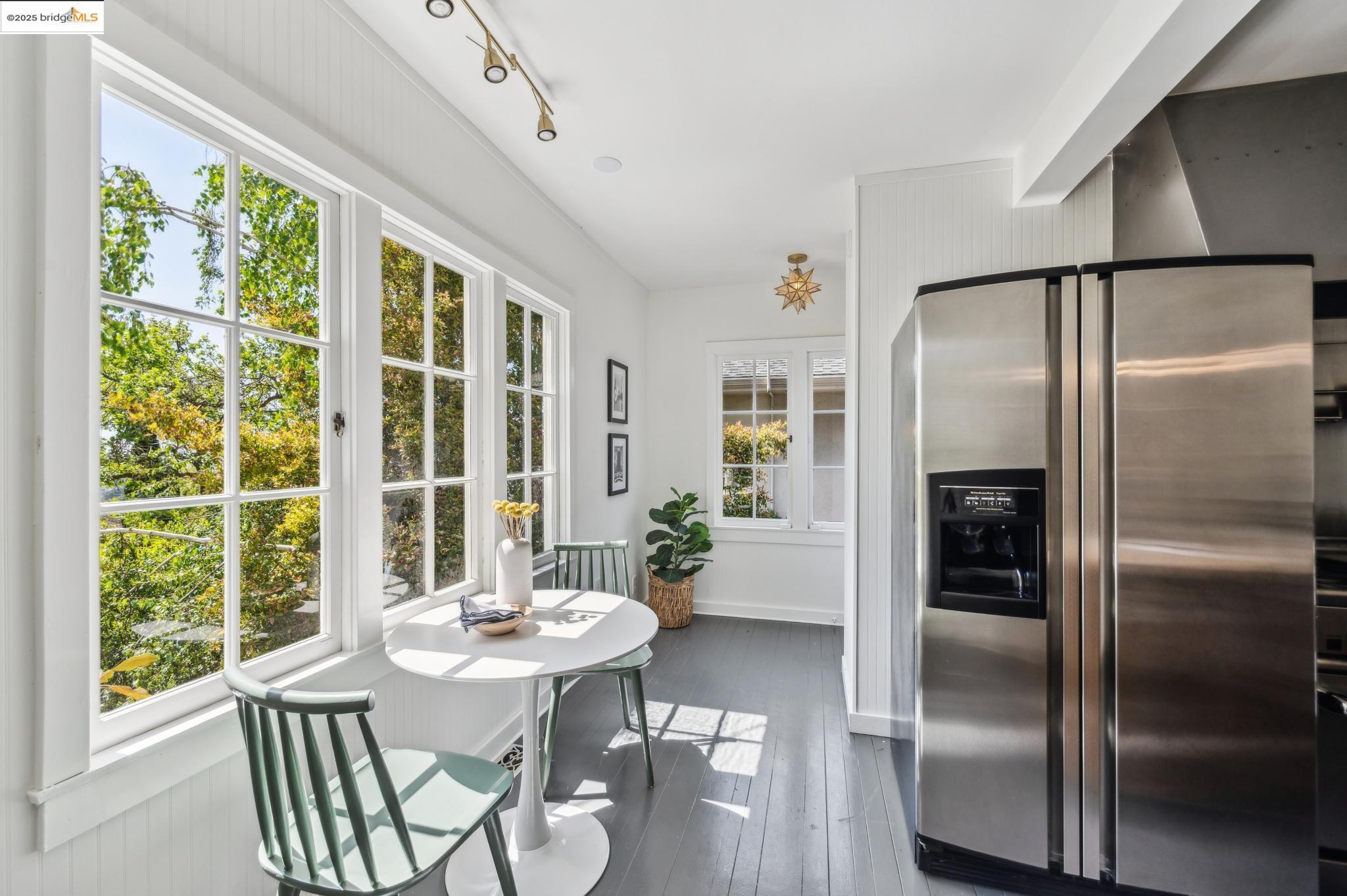 Detail Gallery Image 28 of 60 For 95 Alvarado Rd, Berkeley,  CA 94705 - 2 Beds | 1/1 Baths