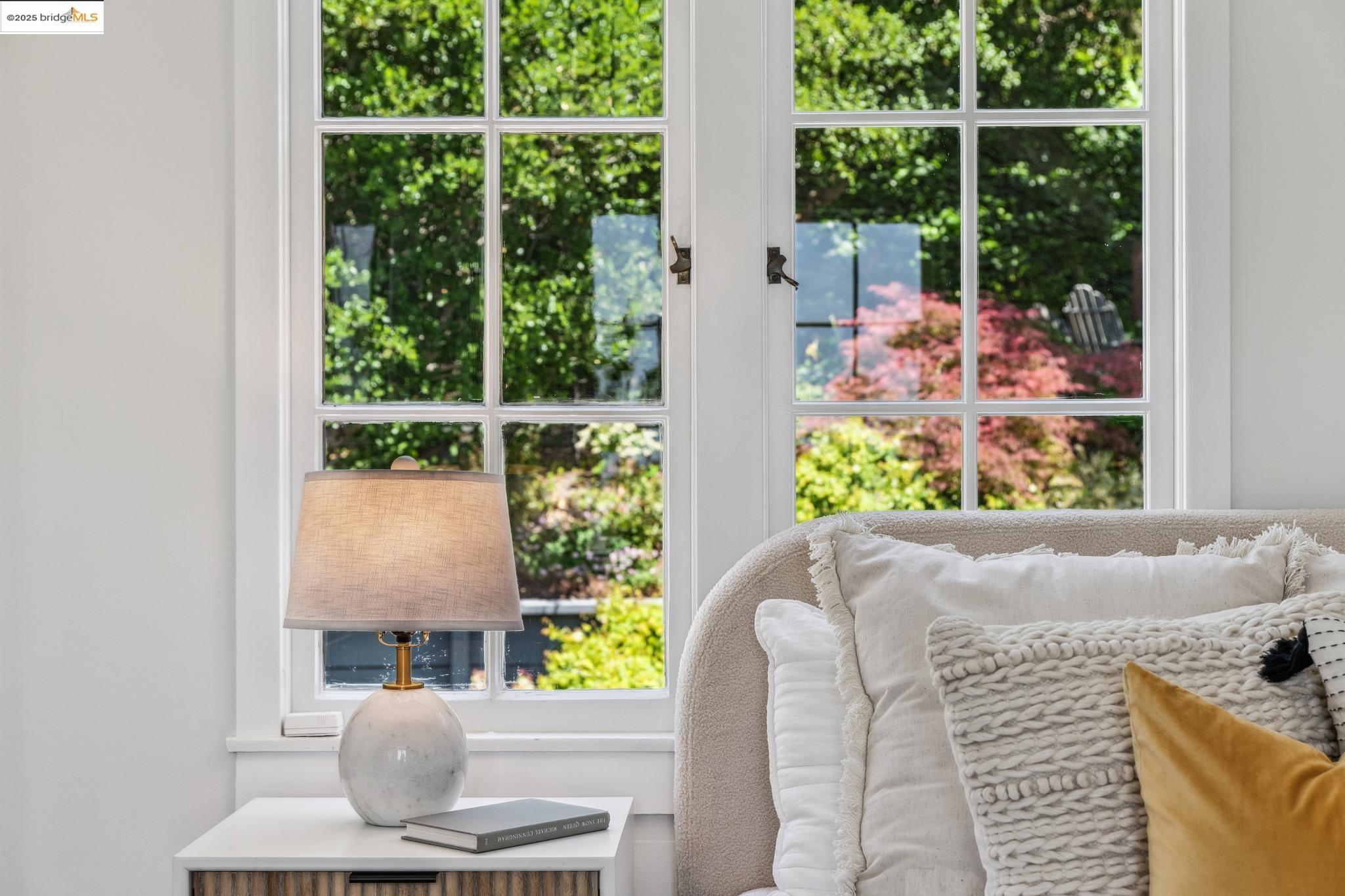 Detail Gallery Image 32 of 60 For 95 Alvarado Rd, Berkeley,  CA 94705 - 2 Beds | 1/1 Baths