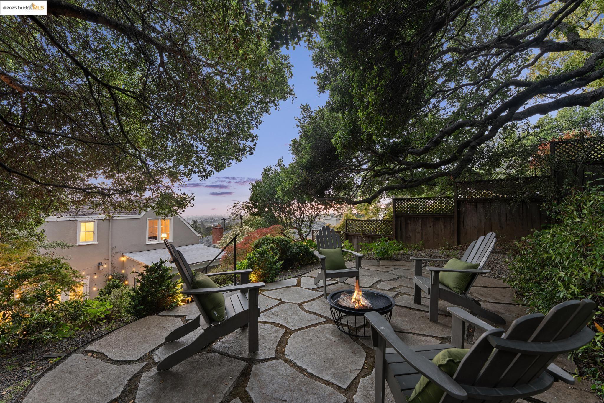 Detail Gallery Image 6 of 60 For 95 Alvarado Rd, Berkeley,  CA 94705 - 2 Beds | 1/1 Baths