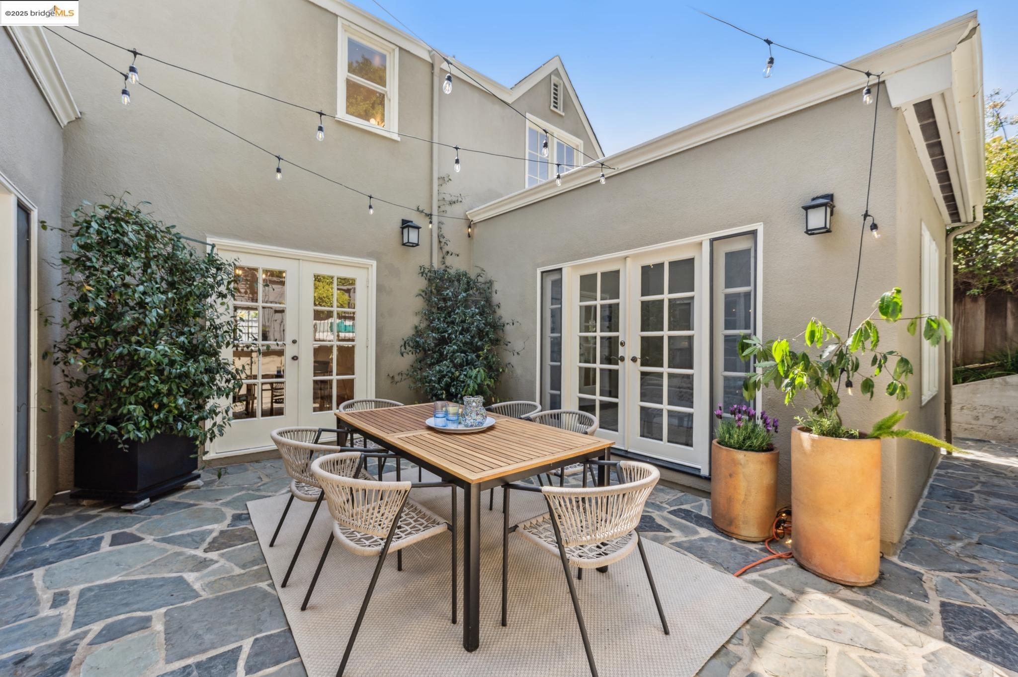 Detail Gallery Image 51 of 60 For 95 Alvarado Rd, Berkeley,  CA 94705 - 2 Beds | 1/1 Baths