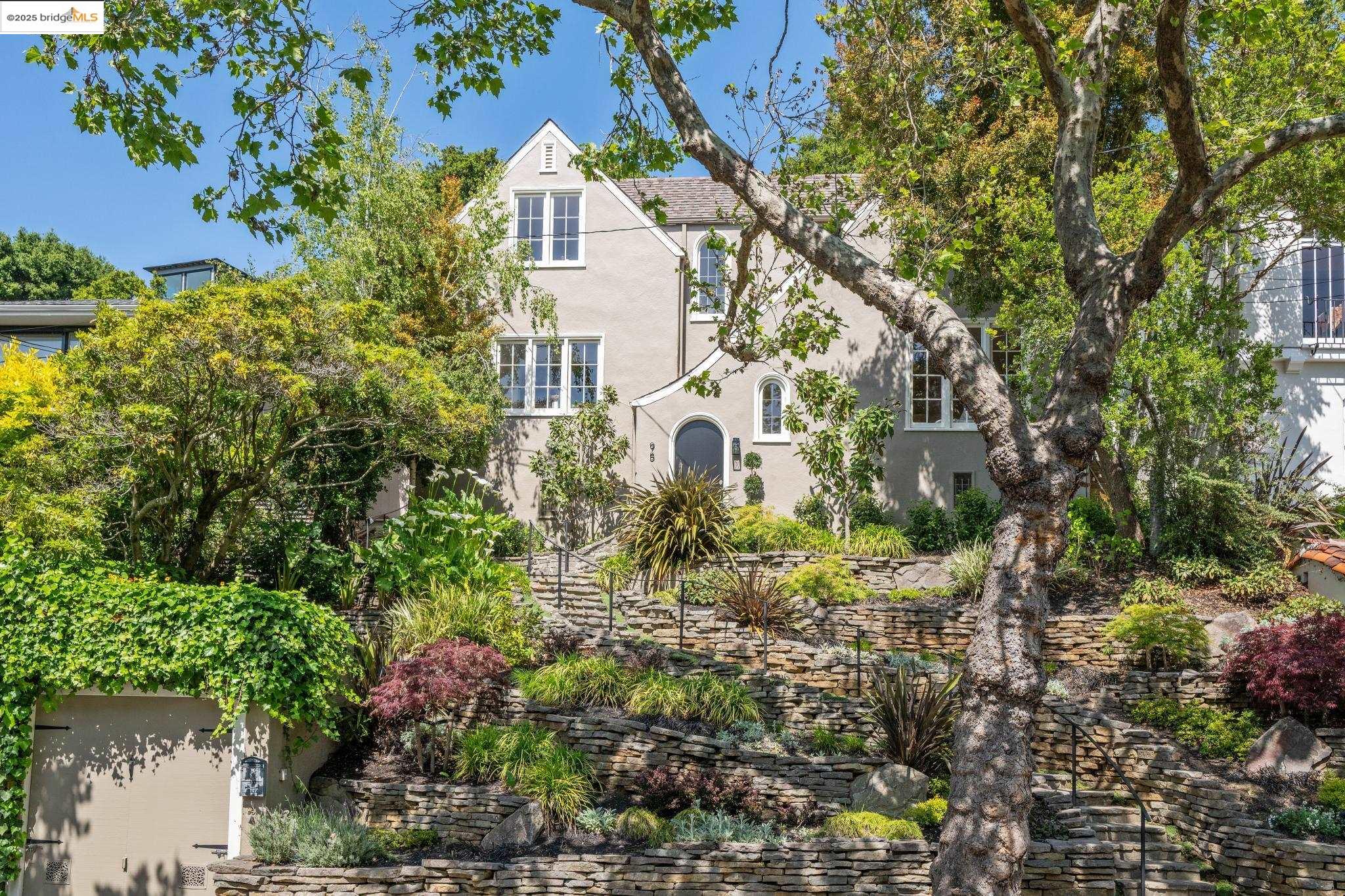 Detail Gallery Image 60 of 60 For 95 Alvarado Rd, Berkeley,  CA 94705 - 2 Beds | 1/1 Baths