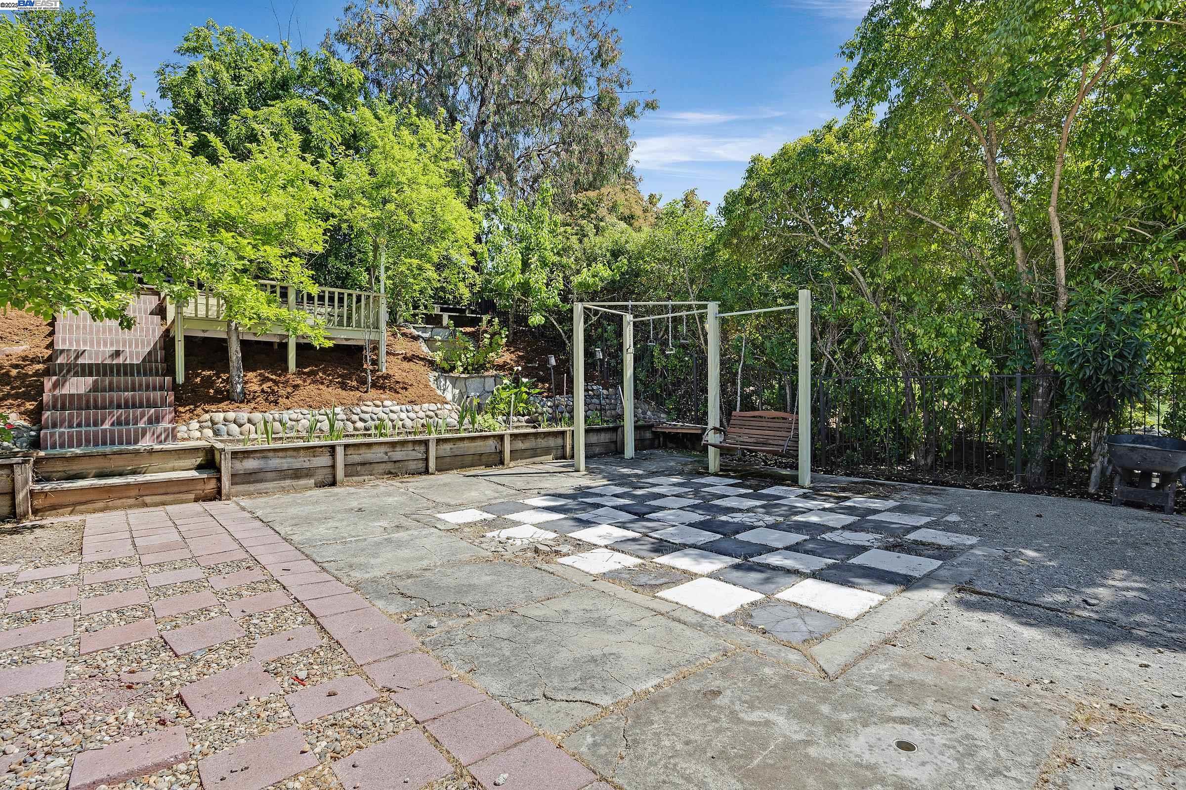Detail Gallery Image 39 of 57 For 726 Foxbrough Place, Pleasanton,  CA 94566 - 4 Beds | 3/1 Baths