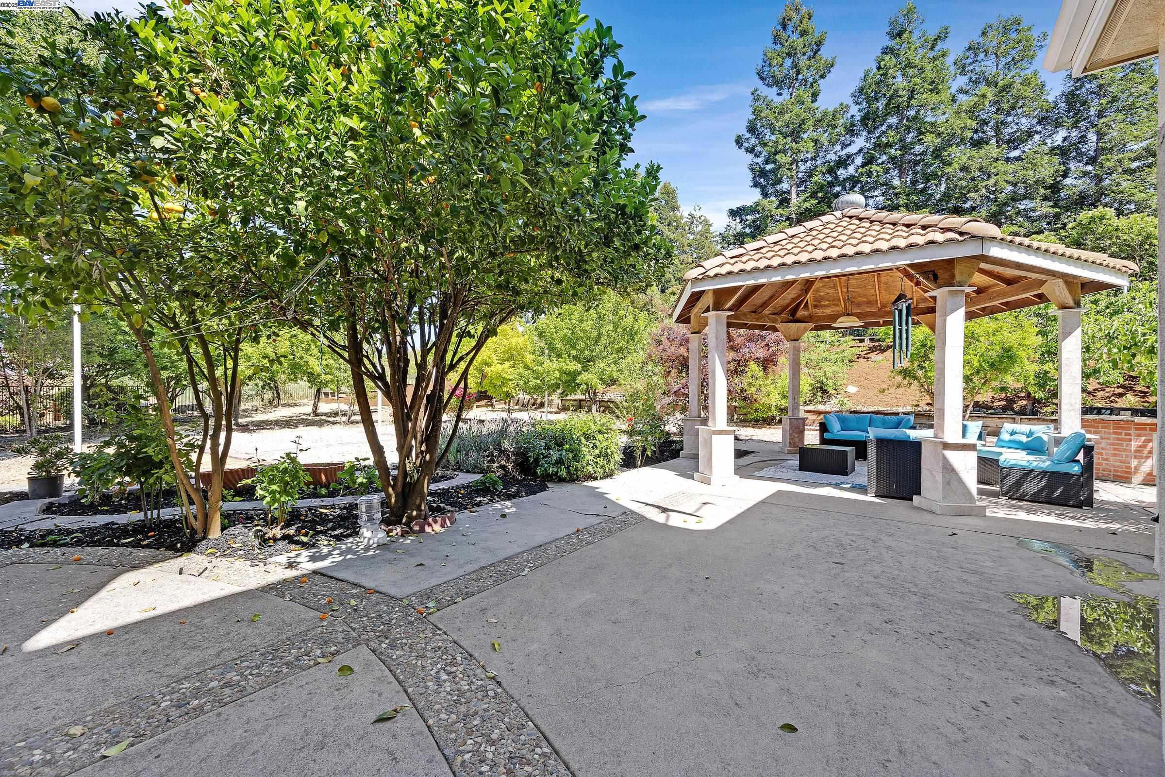 Detail Gallery Image 41 of 57 For 726 Foxbrough Place, Pleasanton,  CA 94566 - 4 Beds | 3/1 Baths