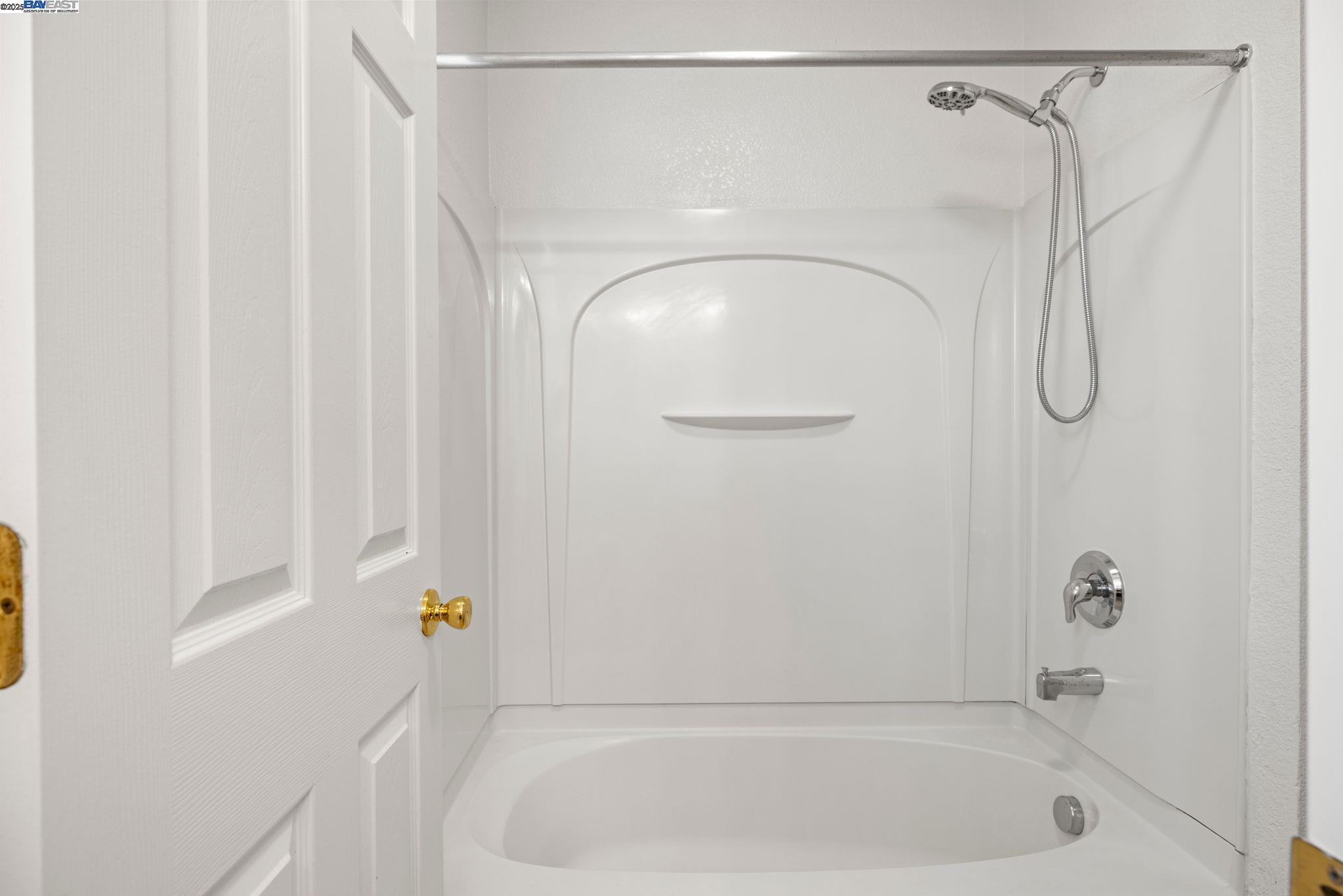 Detail Gallery Image 25 of 28 For 1522 Cat Tail Dr, Stockton,  CA 95204 - 4 Beds | 2/1 Baths