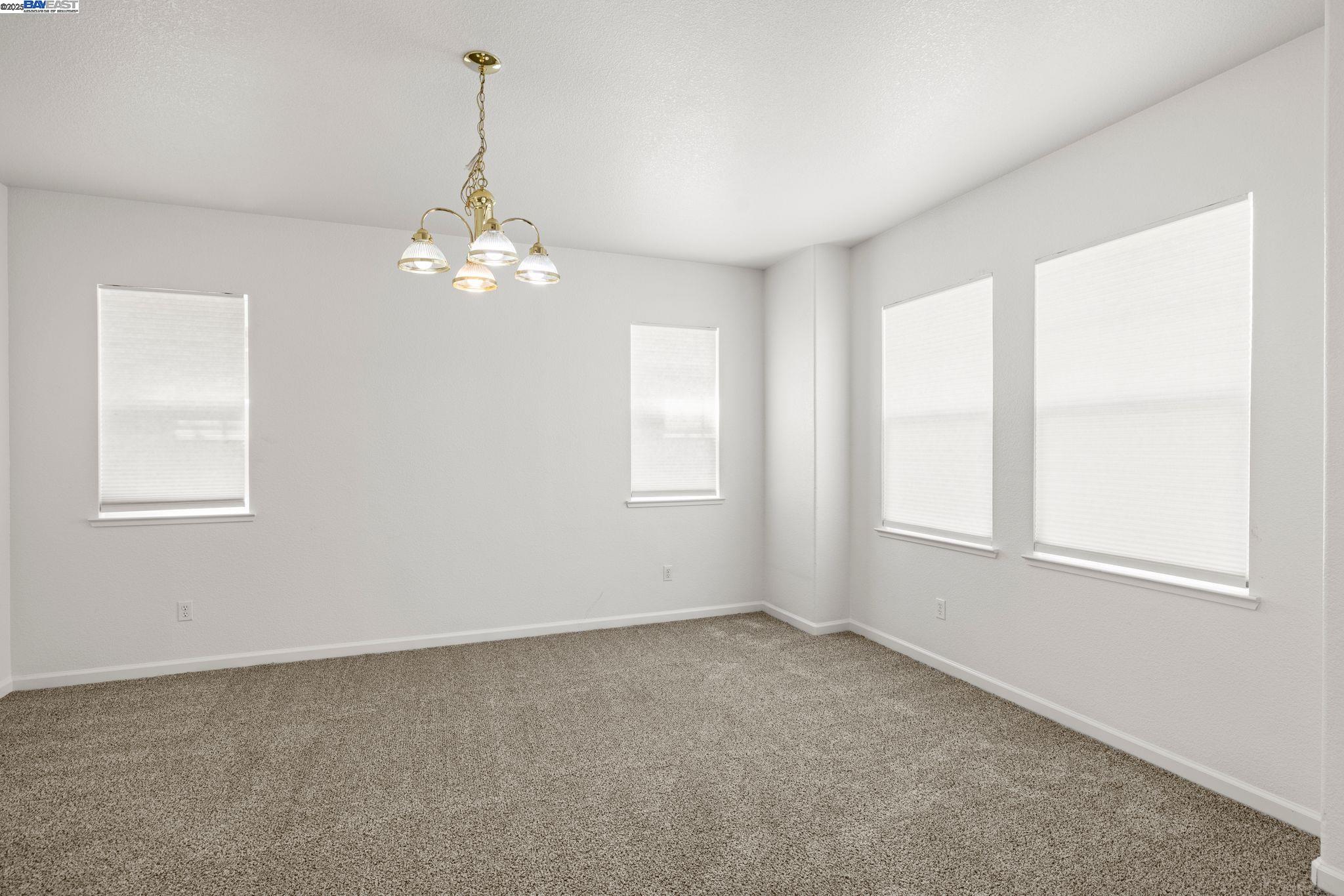 Detail Gallery Image 7 of 28 For 1522 Cat Tail Dr, Stockton,  CA 95204 - 4 Beds | 2/1 Baths